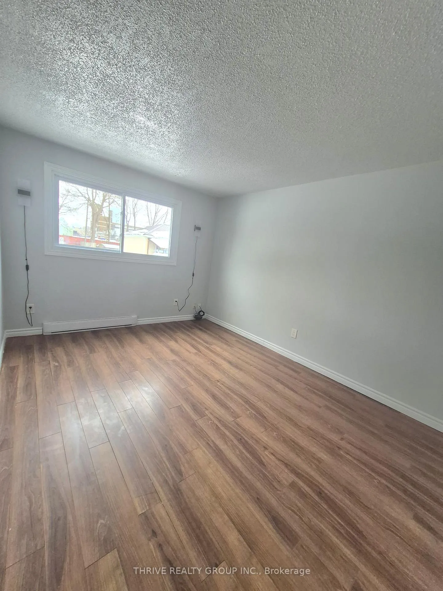 Photo 4 of Unit 2, 184 Simcoe Street, London, East K — HOMEH