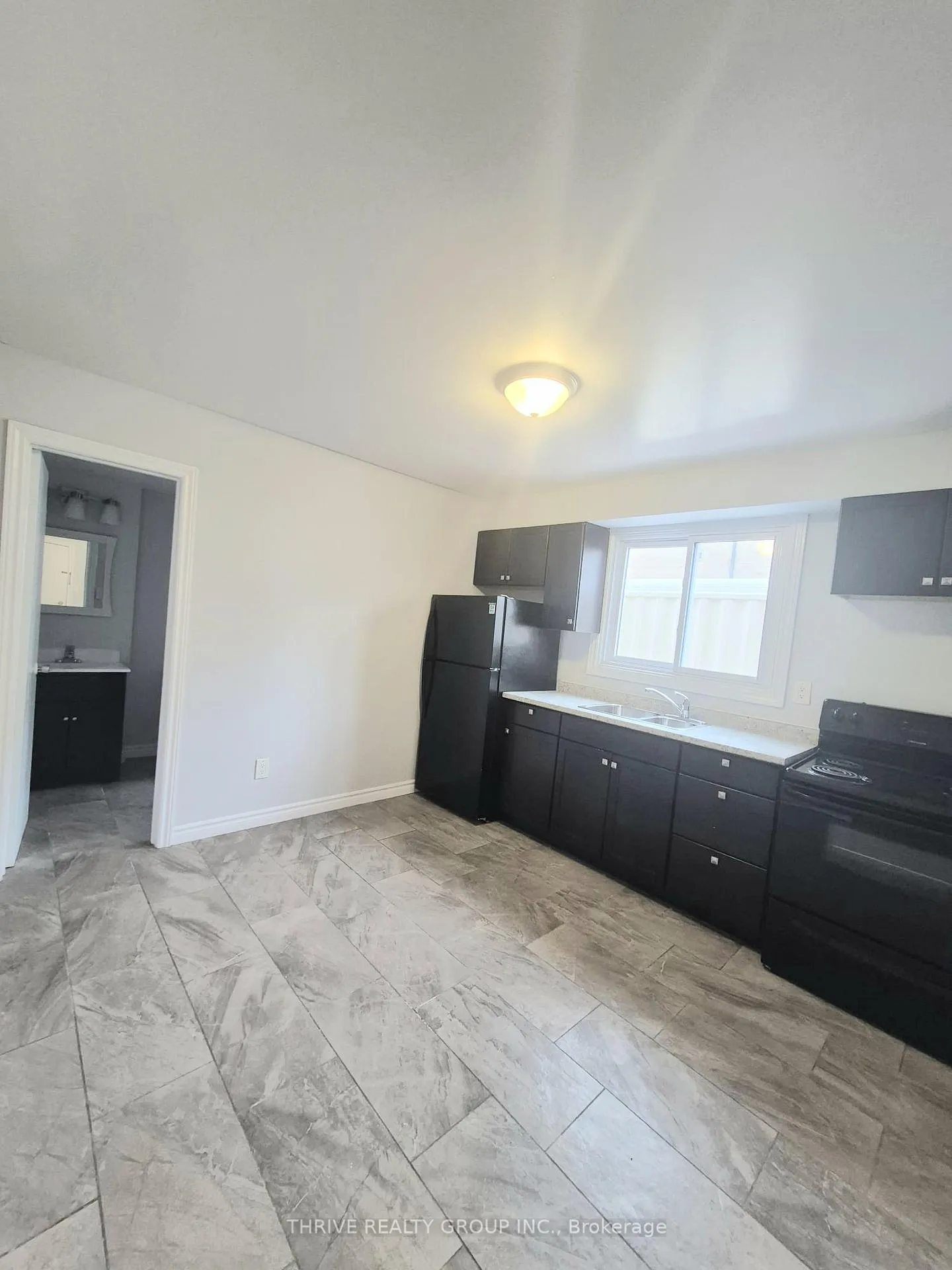 Photo 5 of Unit 2, 184 Simcoe Street, London, East K — HOMEH