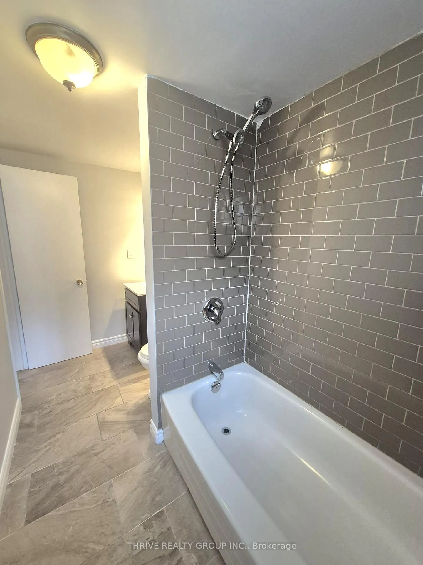 Photo 8 of Unit 2, 184 Simcoe Street, London, East K — HOMEH