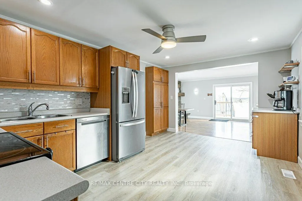 Photo 10 of 5215 Switzer Drive, Southwest Middlesex, Rural Southwest Middlesex — HOMEH