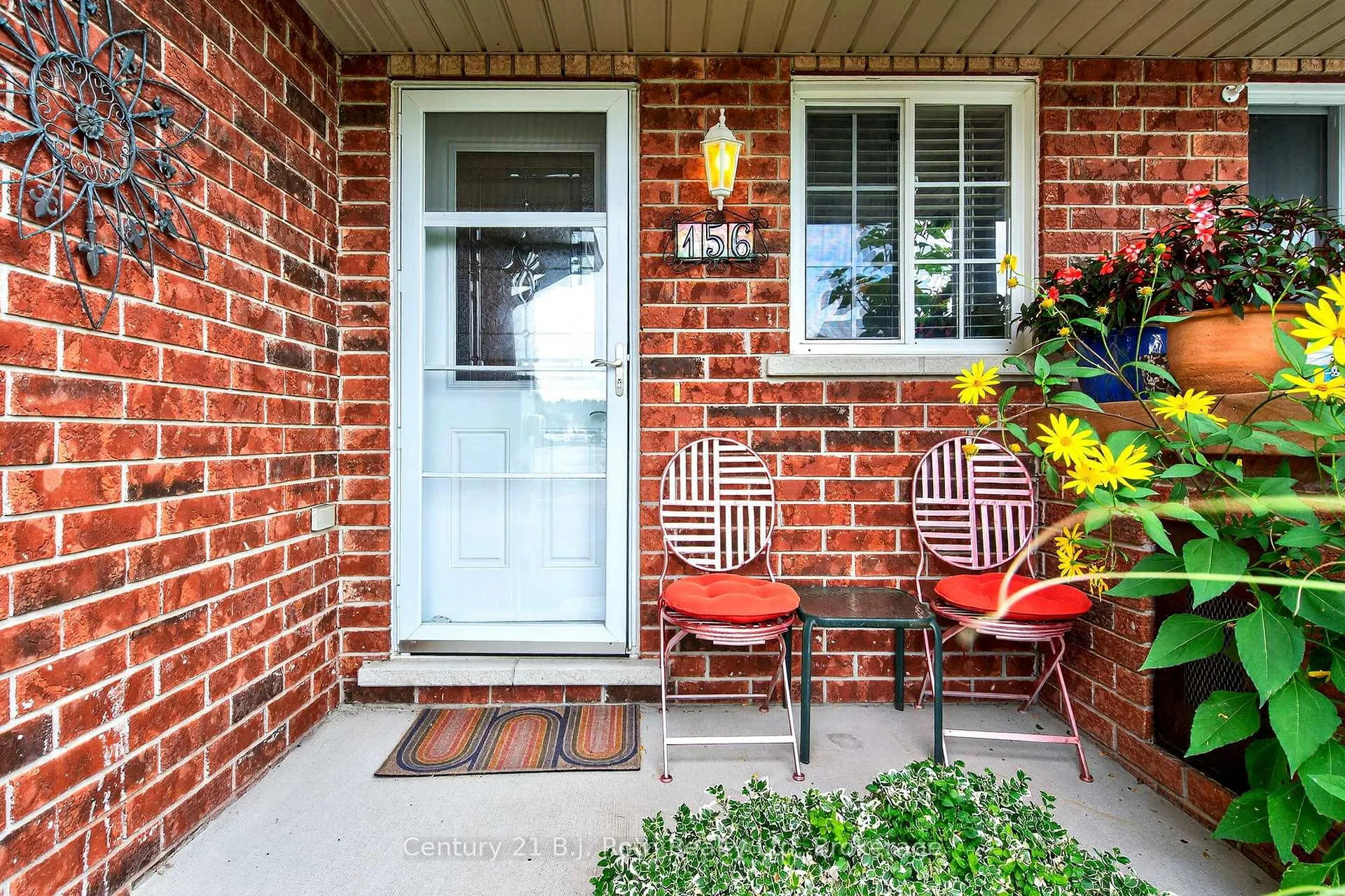 Photo 3 of 156 Southwinds Crescent, Midland — HOMEH