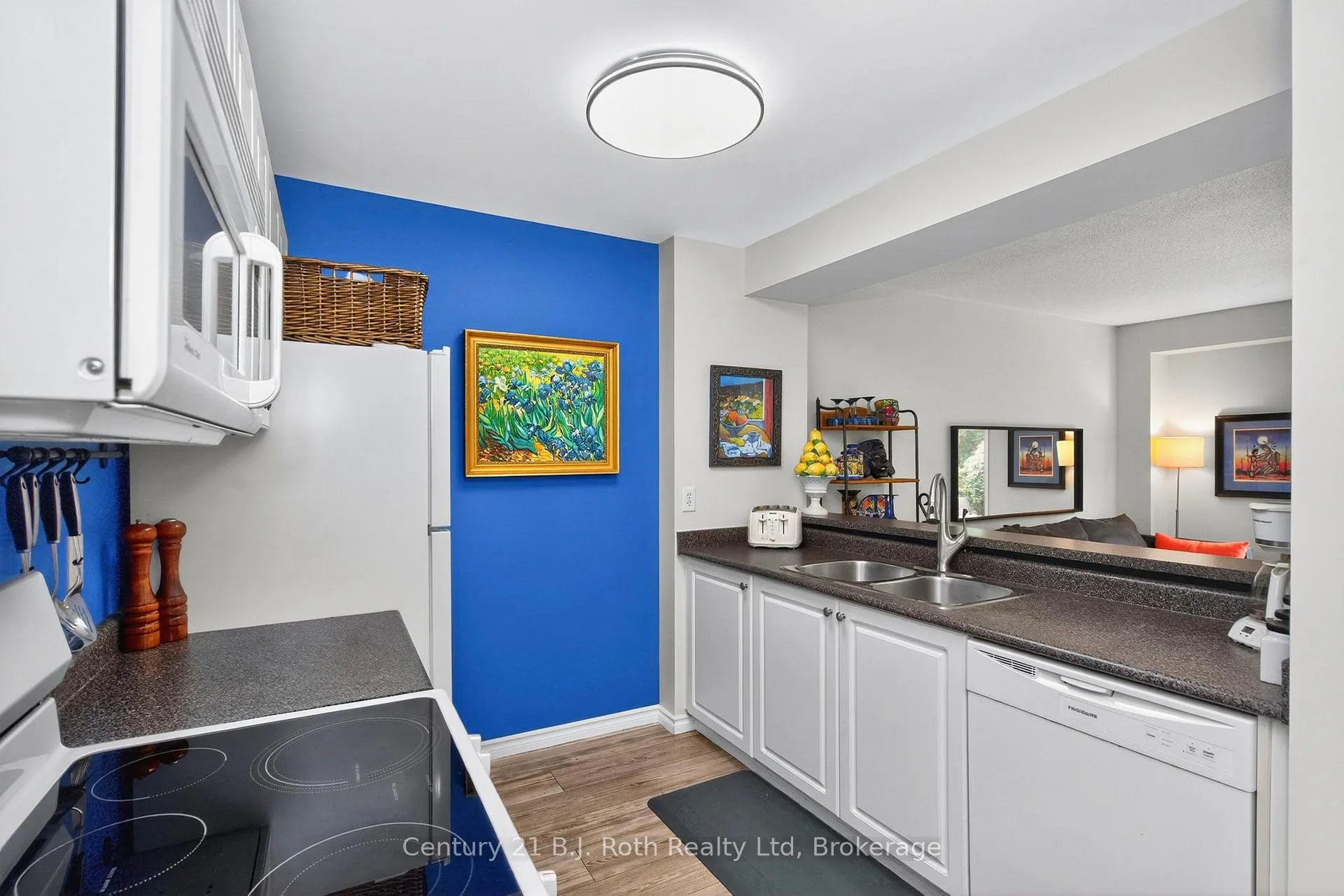Photo 9 of 156 Southwinds Crescent, Midland — HOMEH