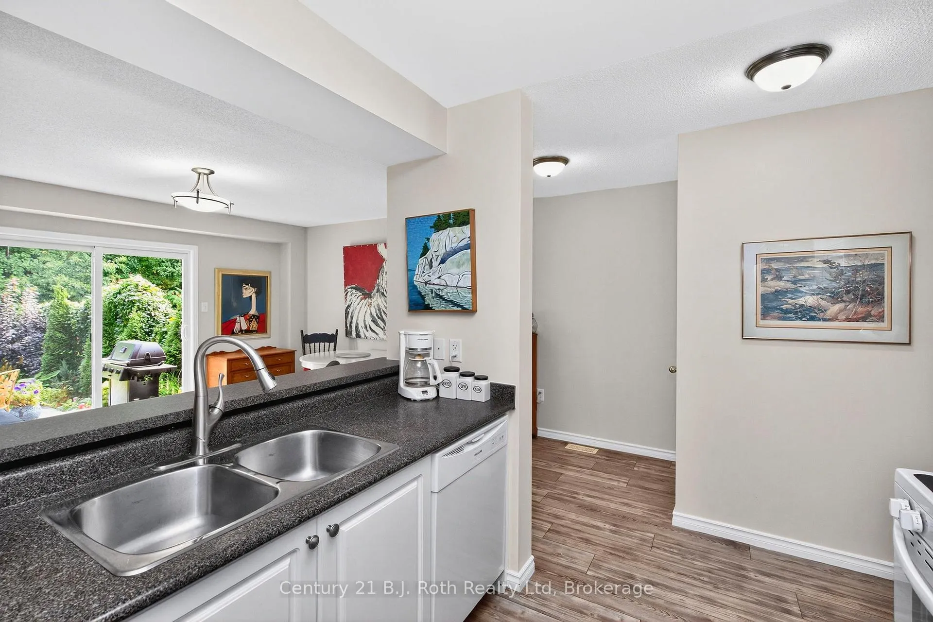 Photo 11 of 156 Southwinds Crescent, Midland — HOMEH