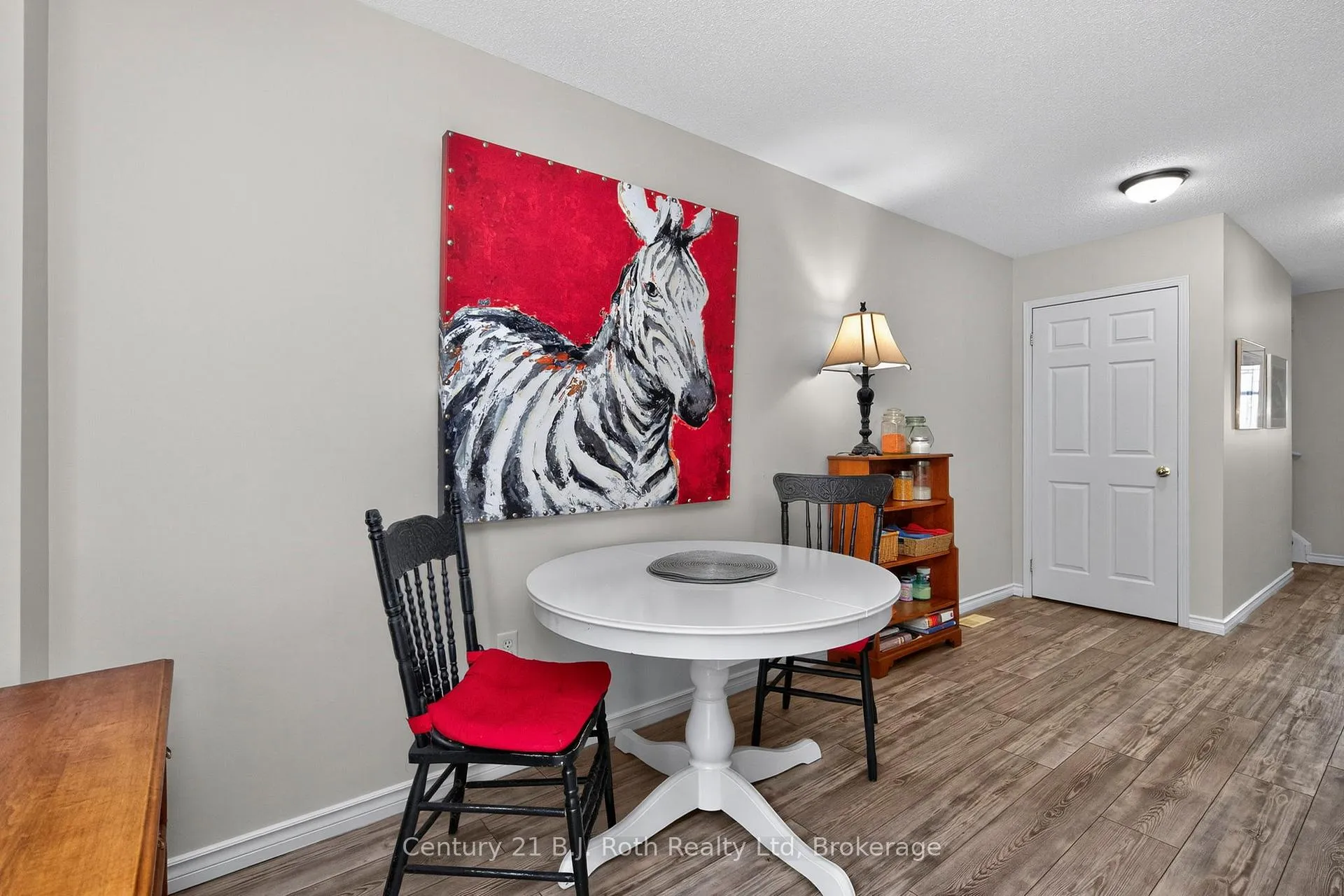 Photo 13 of 156 Southwinds Crescent, Midland — HOMEH