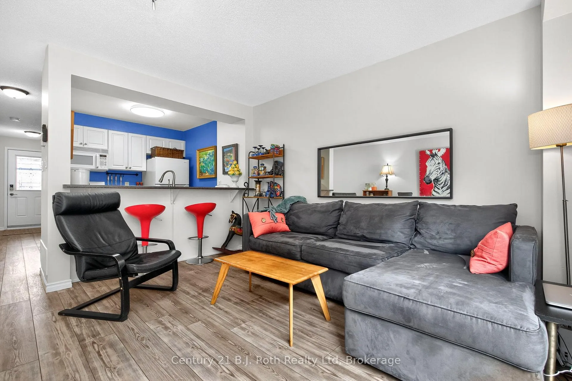 Photo 16 of 156 Southwinds Crescent, Midland — HOMEH
