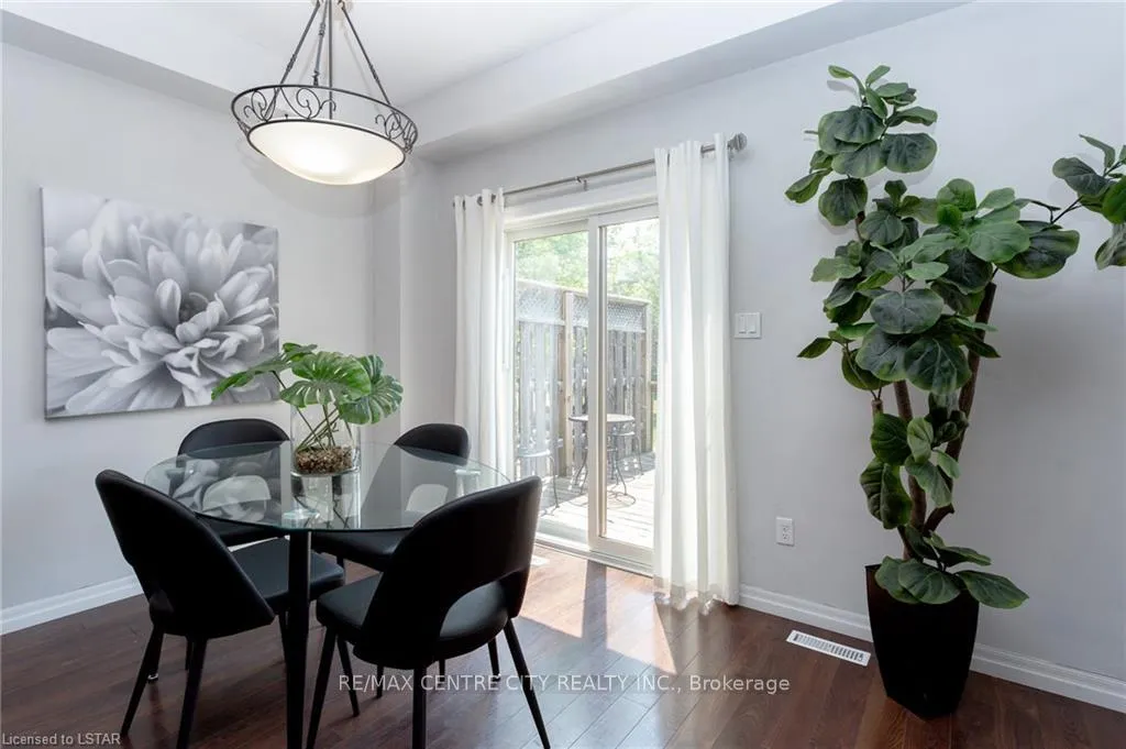 Photo 8 of Unit 14, 112 North Centre Road, London, North B — HOMEH