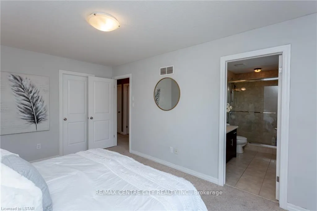 Photo 15 of Unit 14, 112 North Centre Road, London, North B — HOMEH