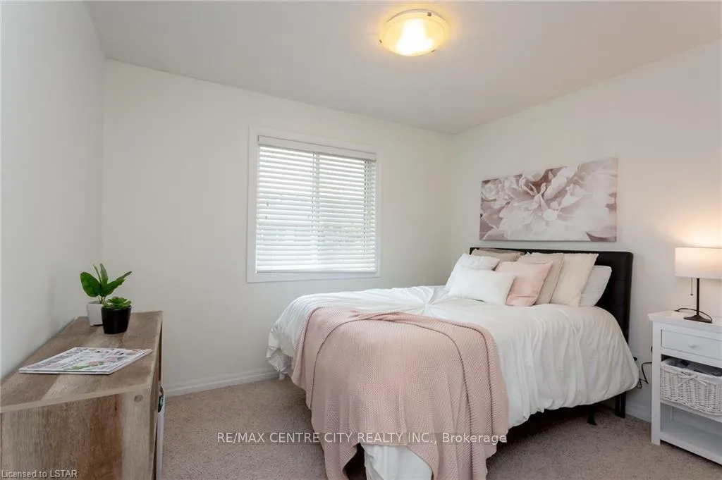 Photo 16 of Unit 14, 112 North Centre Road, London, North B — HOMEH
