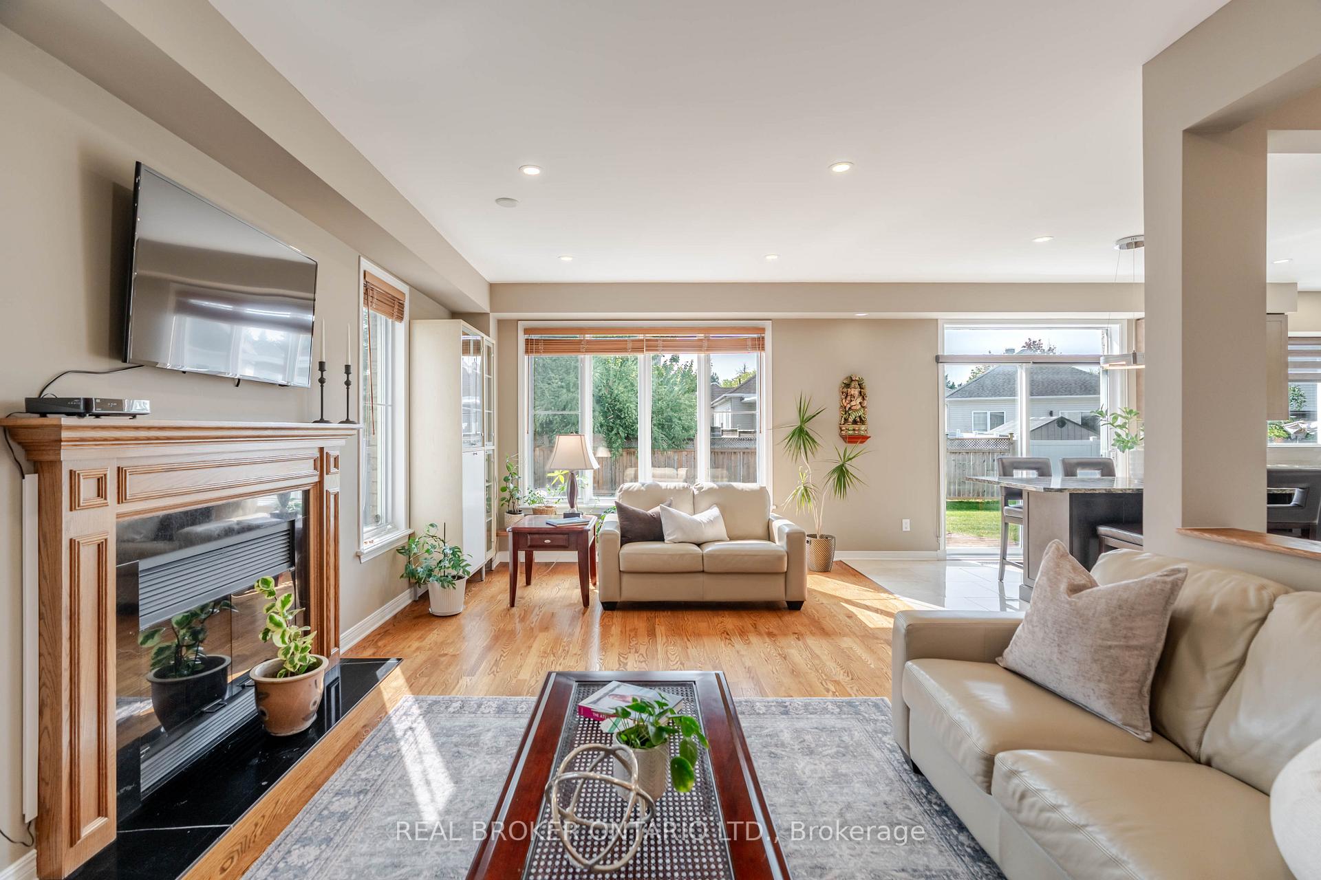 Photo 18 of 49 Allanford Avenue, Ottawa, Hunt Club Park/Greenboro — HOMEH