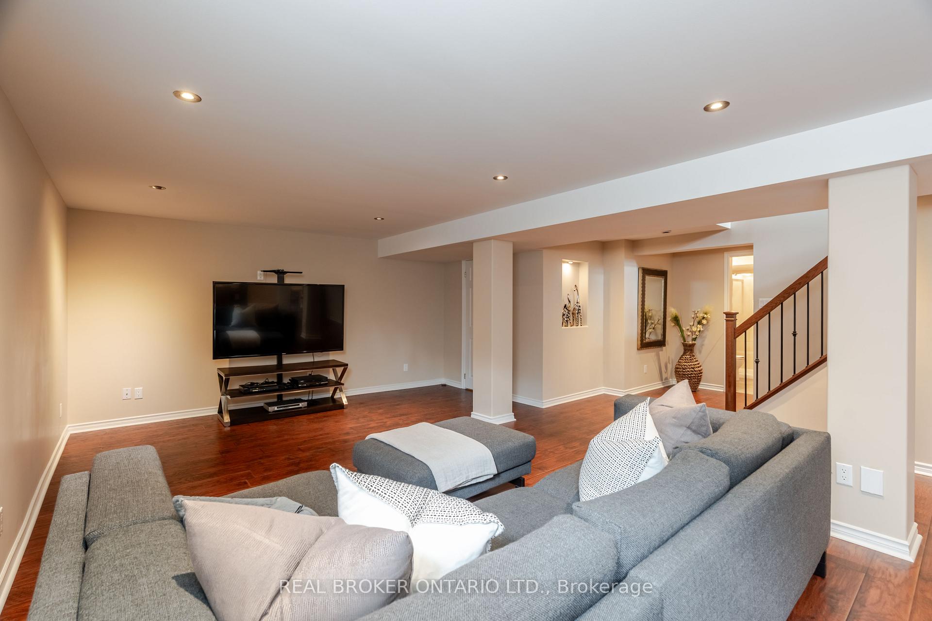 Photo 36 of 49 Allanford Avenue, Ottawa, Hunt Club Park/Greenboro — HOMEH
