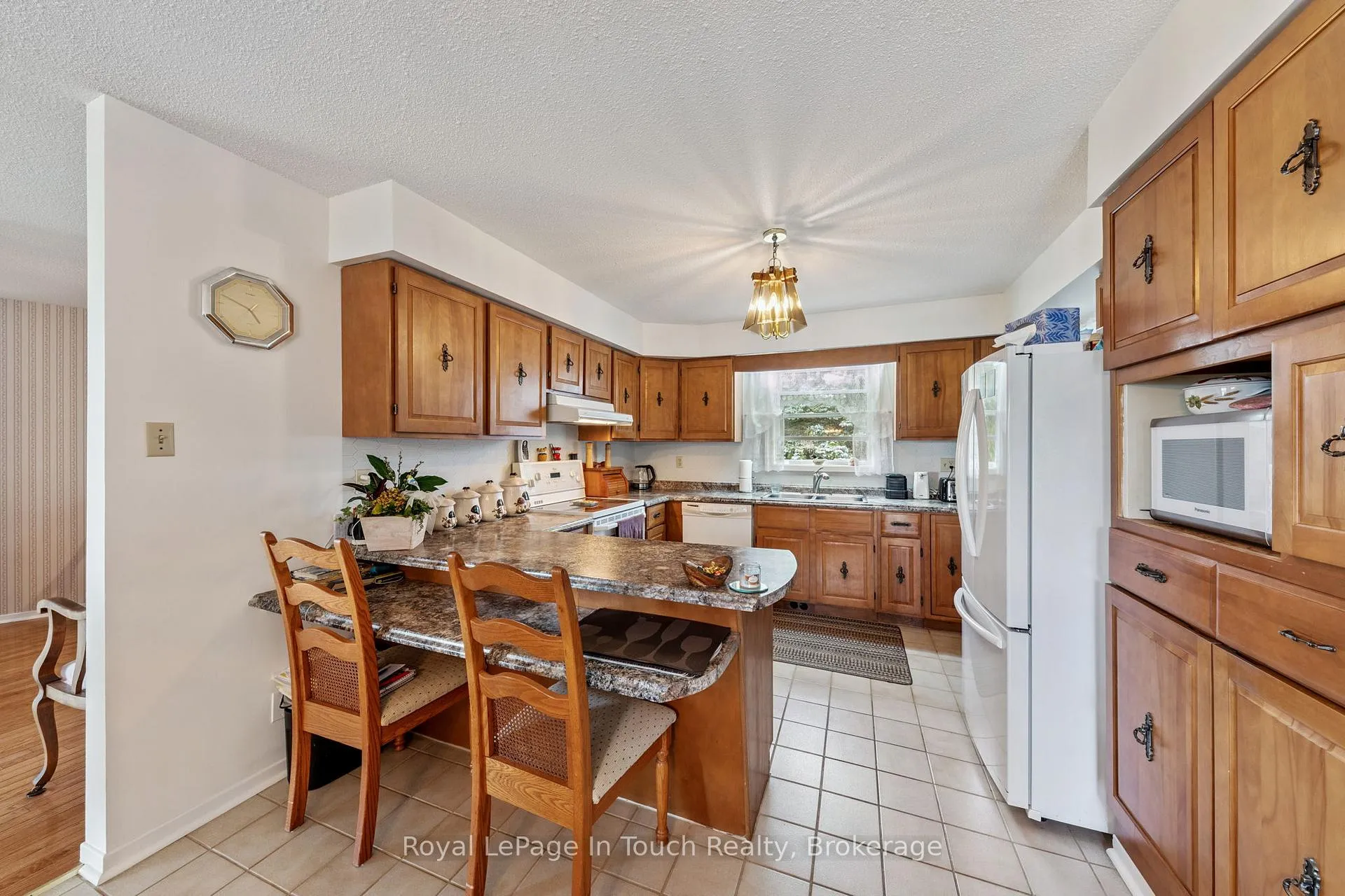 Photo 12 of 40 Payette Drive, Penetanguishene — HOMEH