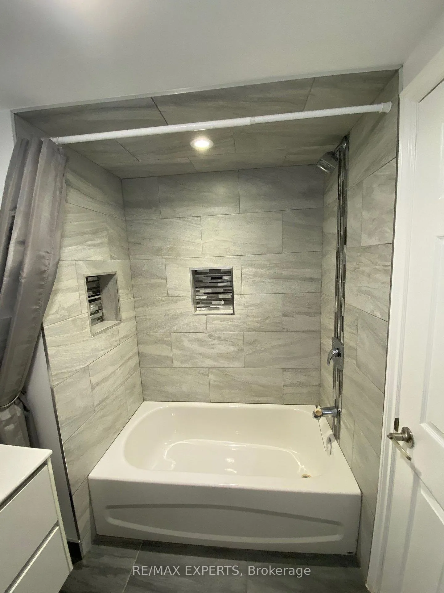 Photo 8 of Unit Bsmnt, 123 Albany Drive, Vaughan, West Woodbridge — HOMEH