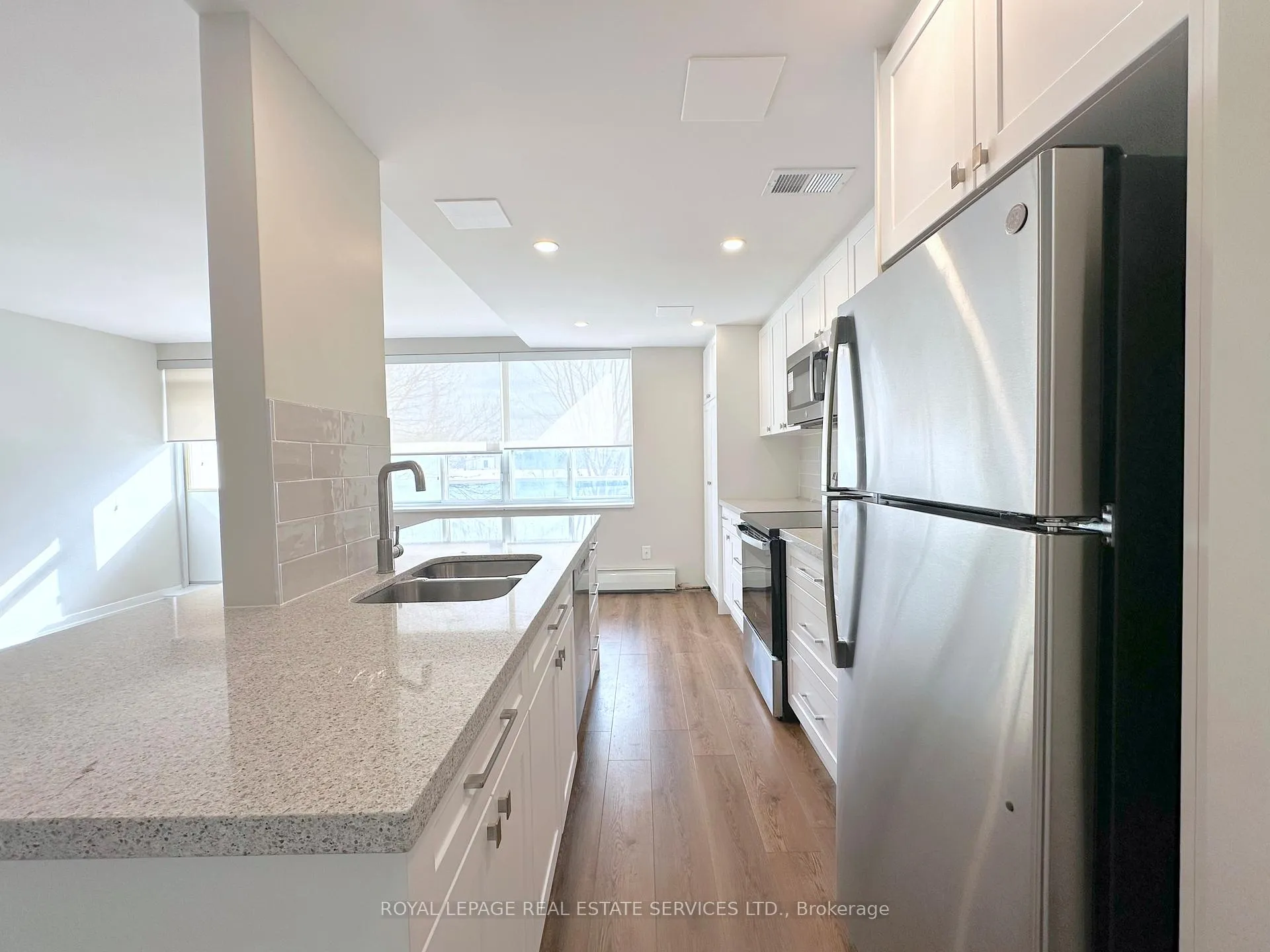 Photo 5 of Unit 202, 300 St Clair Avenue W, Toronto, Casa Loma — HOMEH