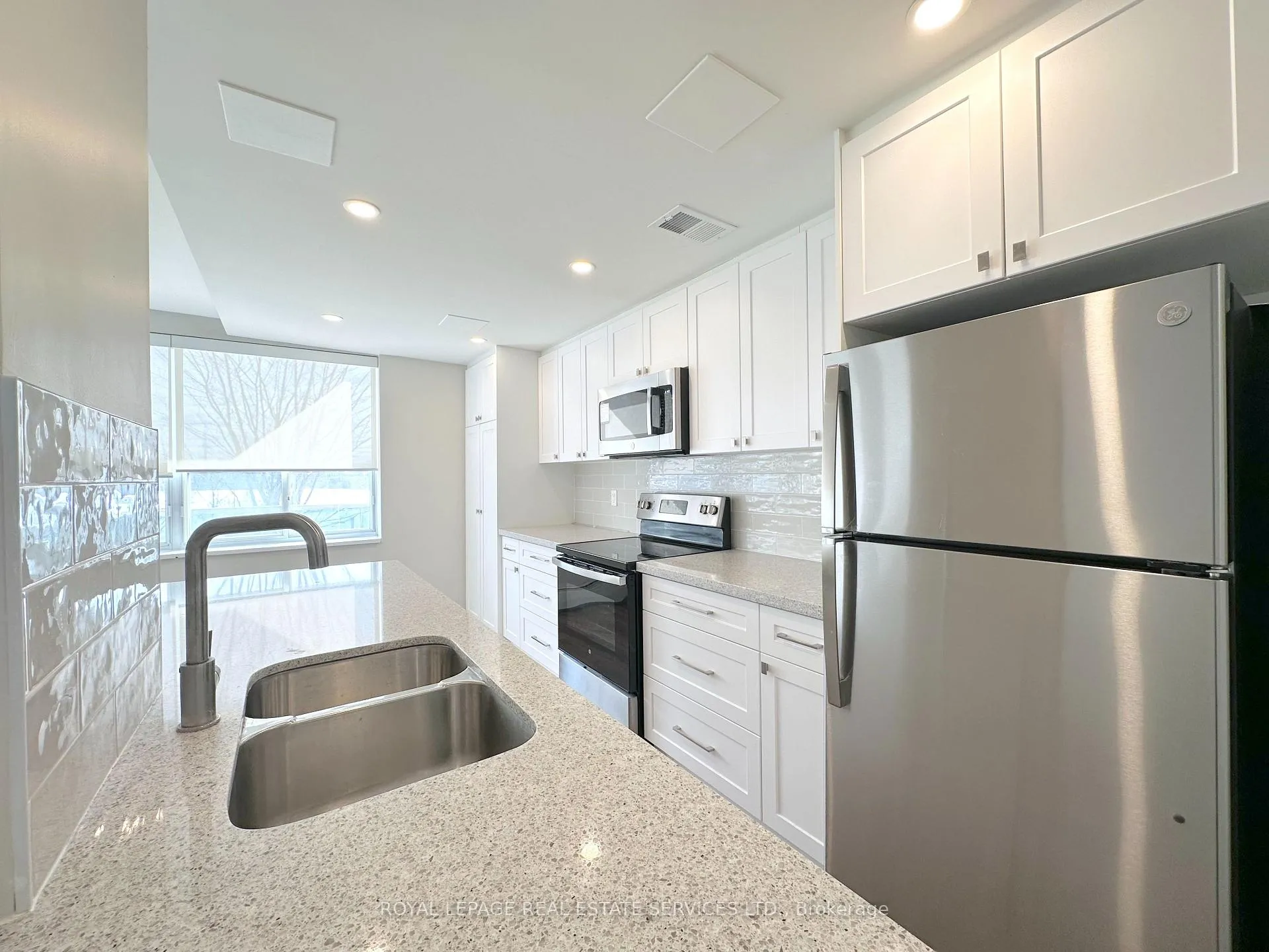 Photo 6 of Unit 202, 300 St Clair Avenue W, Toronto, Casa Loma — HOMEH