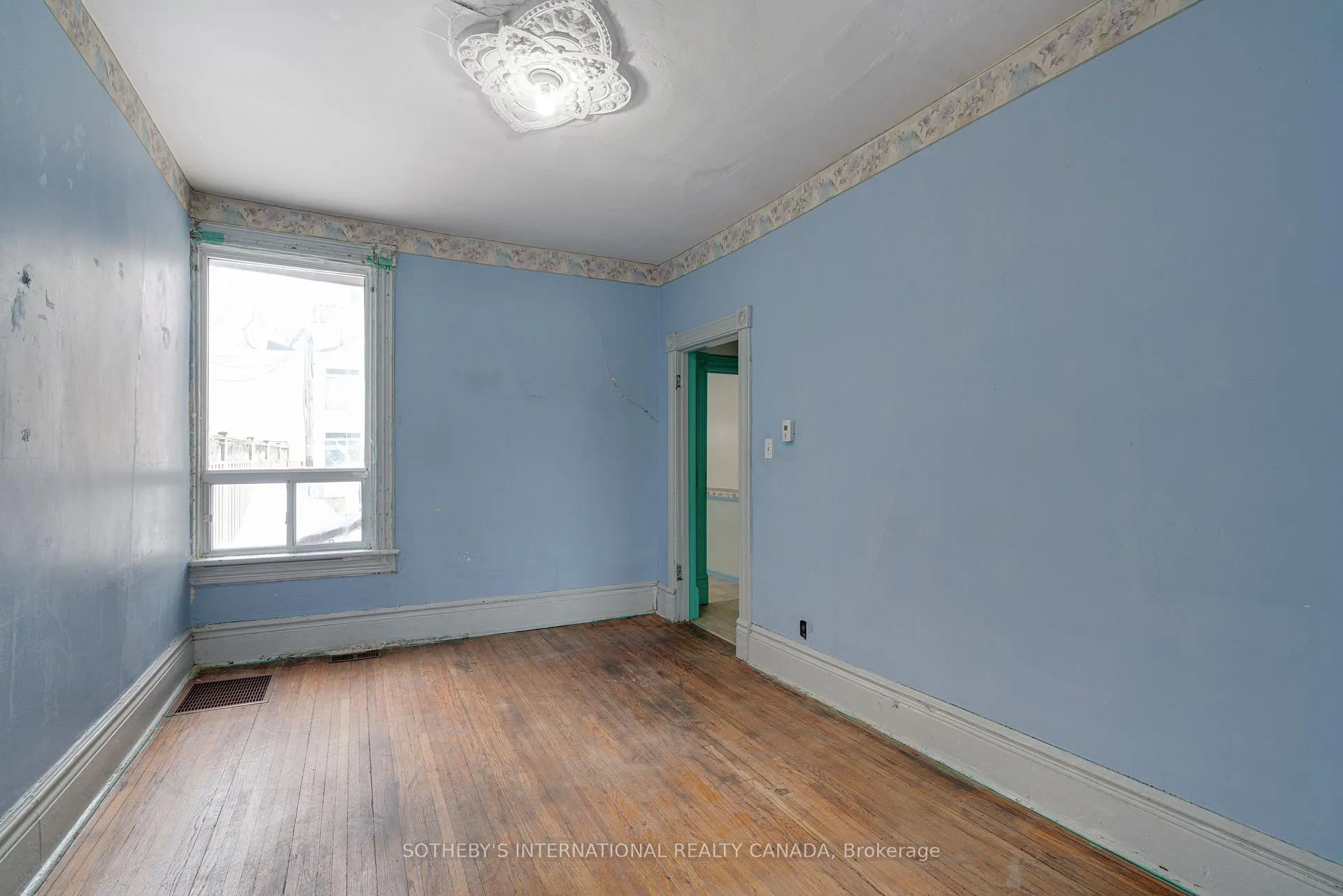 Photo 8 of 364 Logan Avenue, Toronto, South Riverdale — HOMEH