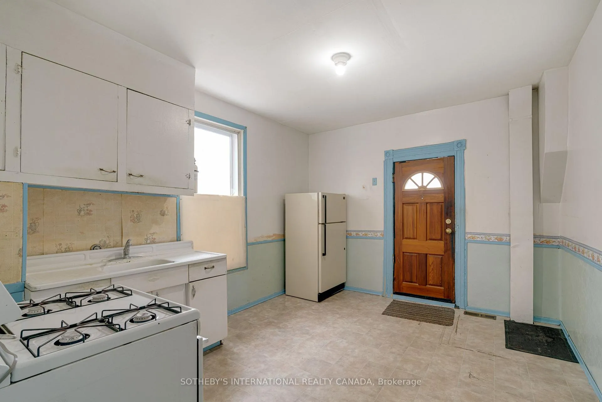 Photo 10 of 364 Logan Avenue, Toronto, South Riverdale — HOMEH