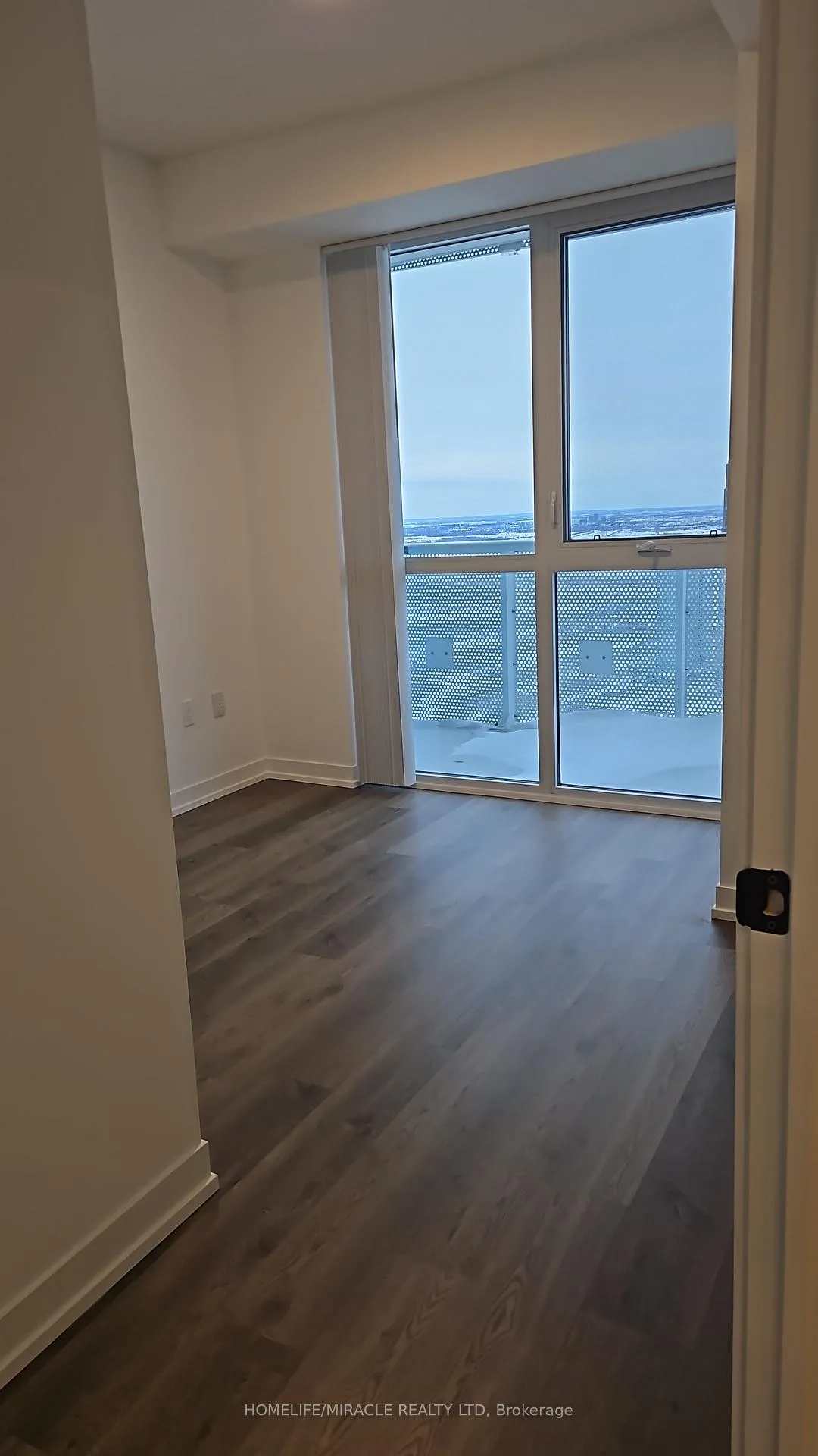 Photo 2 of Unit 5908, 8 Interchange Way, Vaughan, Vaughan Corporate Centre — HOMEH
