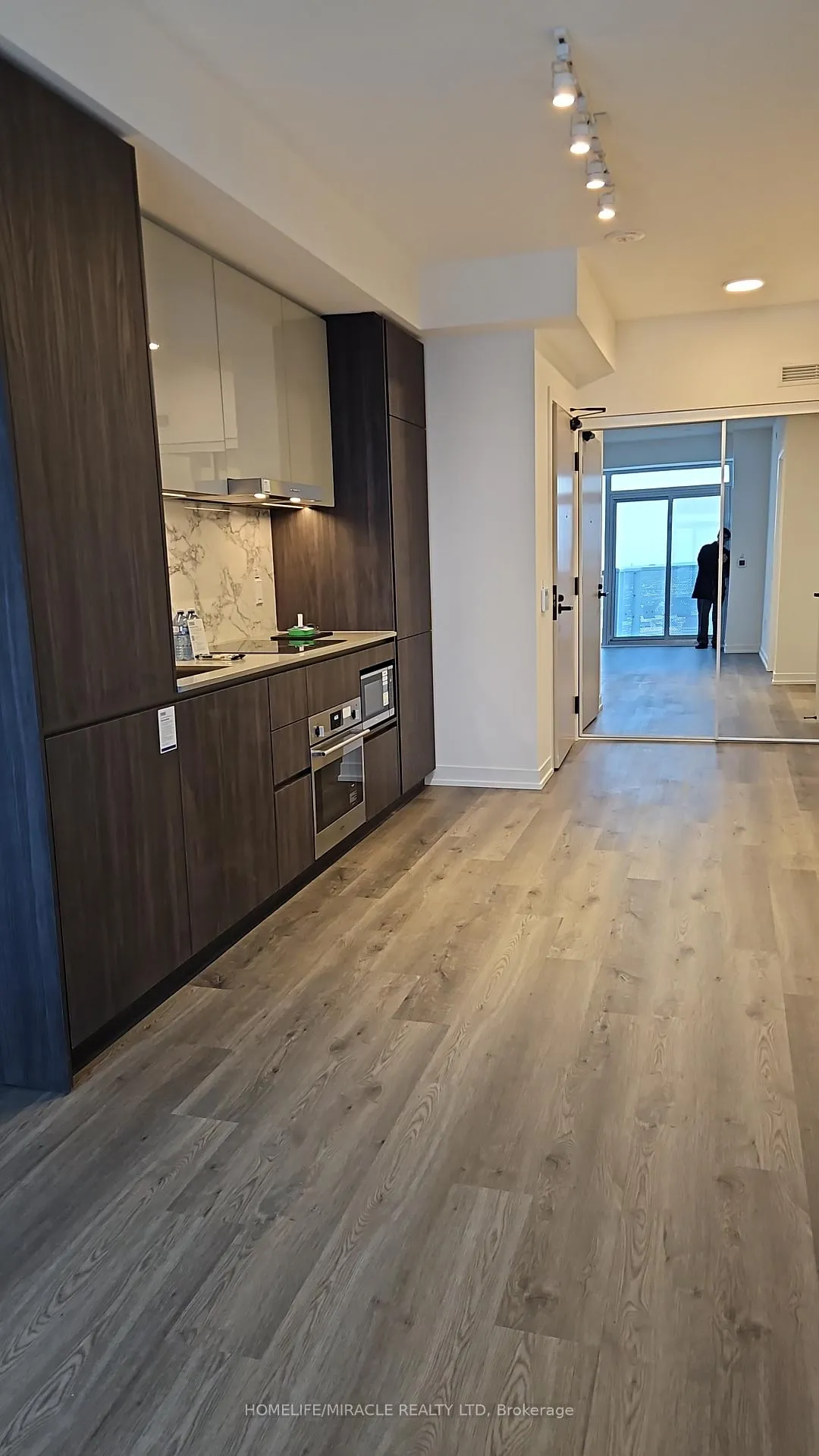 Photo 8 of Unit 5908, 8 Interchange Way, Vaughan, Vaughan Corporate Centre — HOMEH