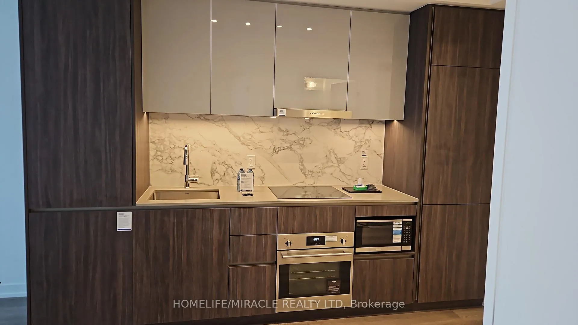 Photo 11 of Unit 5908, 8 Interchange Way, Vaughan, Vaughan Corporate Centre — HOMEH