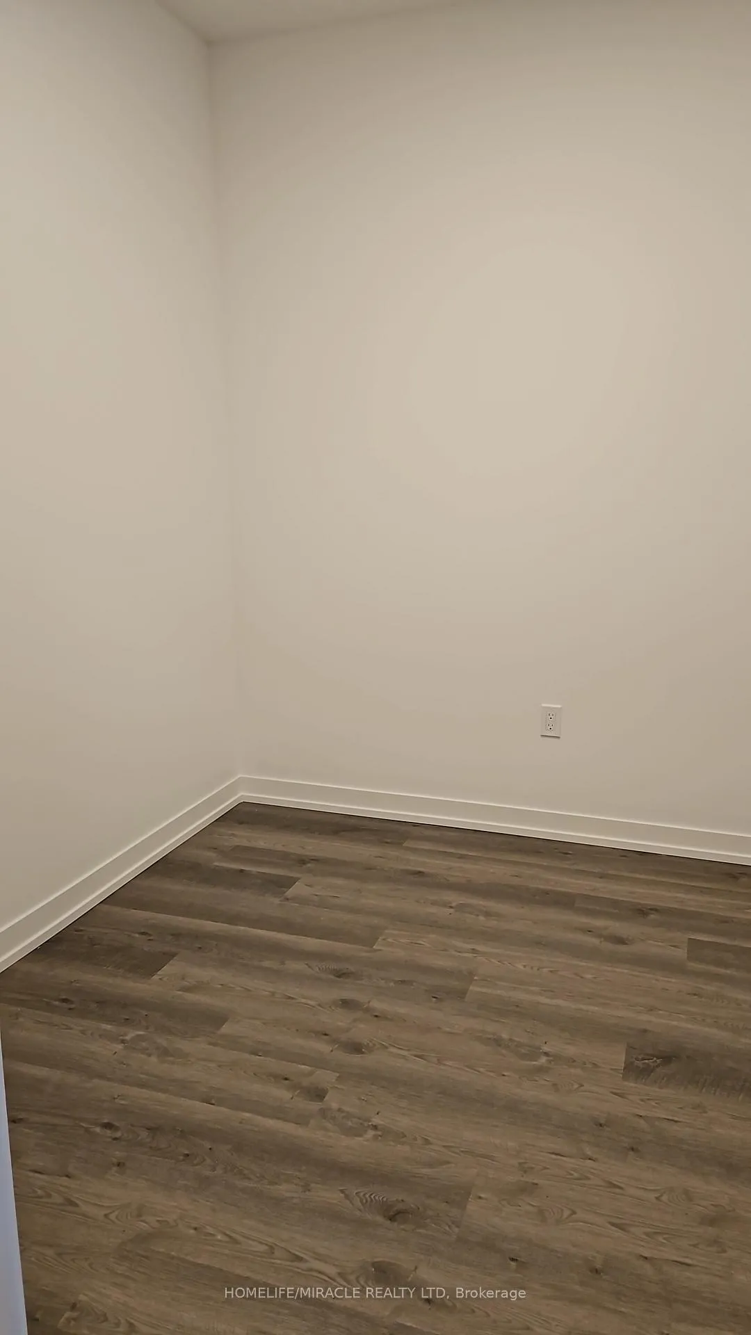 Photo 15 of Unit 5908, 8 Interchange Way, Vaughan, Vaughan Corporate Centre — HOMEH