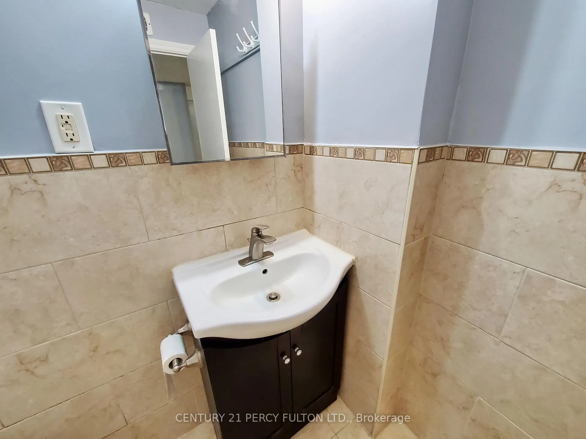 Photo 9 of Unit Bsmt, 48 Laguna Crescent, Markham, Middlefield — HOMEH