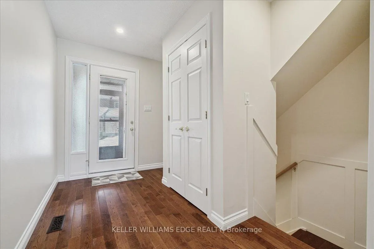 Photo 8 of Unit 6, 475 Woodview Road, Burlington, Roseland — HOMEH