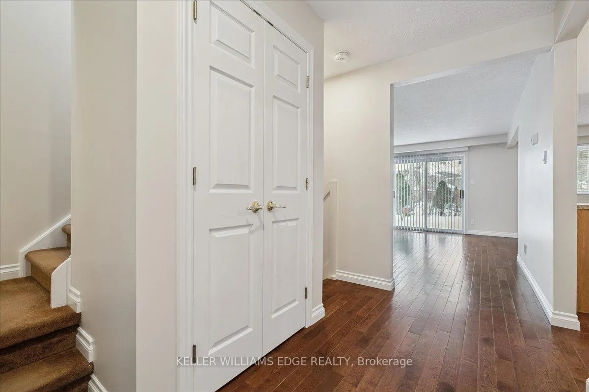 Photo 9 of Unit 6, 475 Woodview Road, Burlington, Roseland — HOMEH