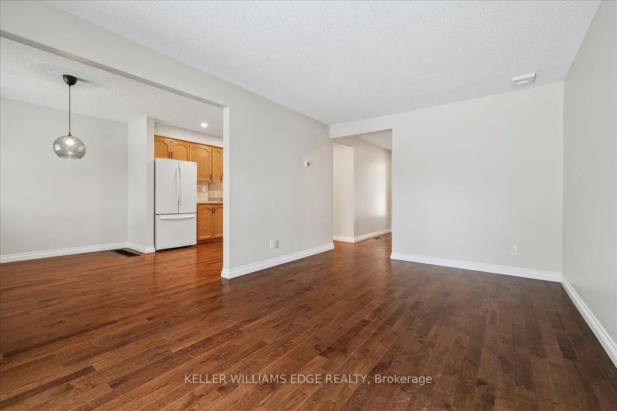 Photo 15 of Unit 6, 475 Woodview Road, Burlington, Roseland — HOMEH