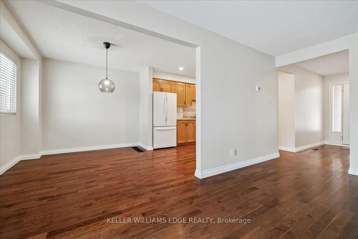 Photo 16 of Unit 6, 475 Woodview Road, Burlington, Roseland — HOMEH