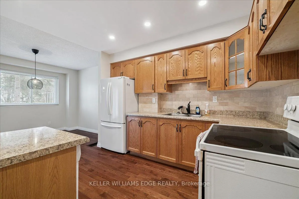 Photo 22 of Unit 6, 475 Woodview Road, Burlington, Roseland — HOMEH
