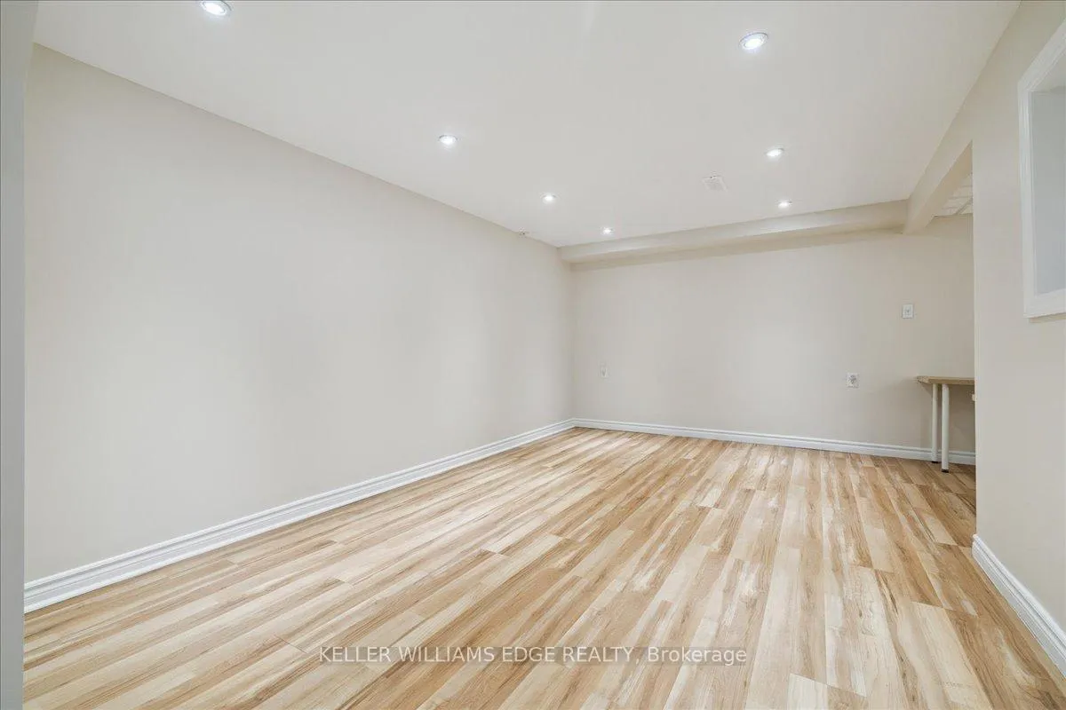 Photo 36 of Unit 6, 475 Woodview Road, Burlington, Roseland — HOMEH