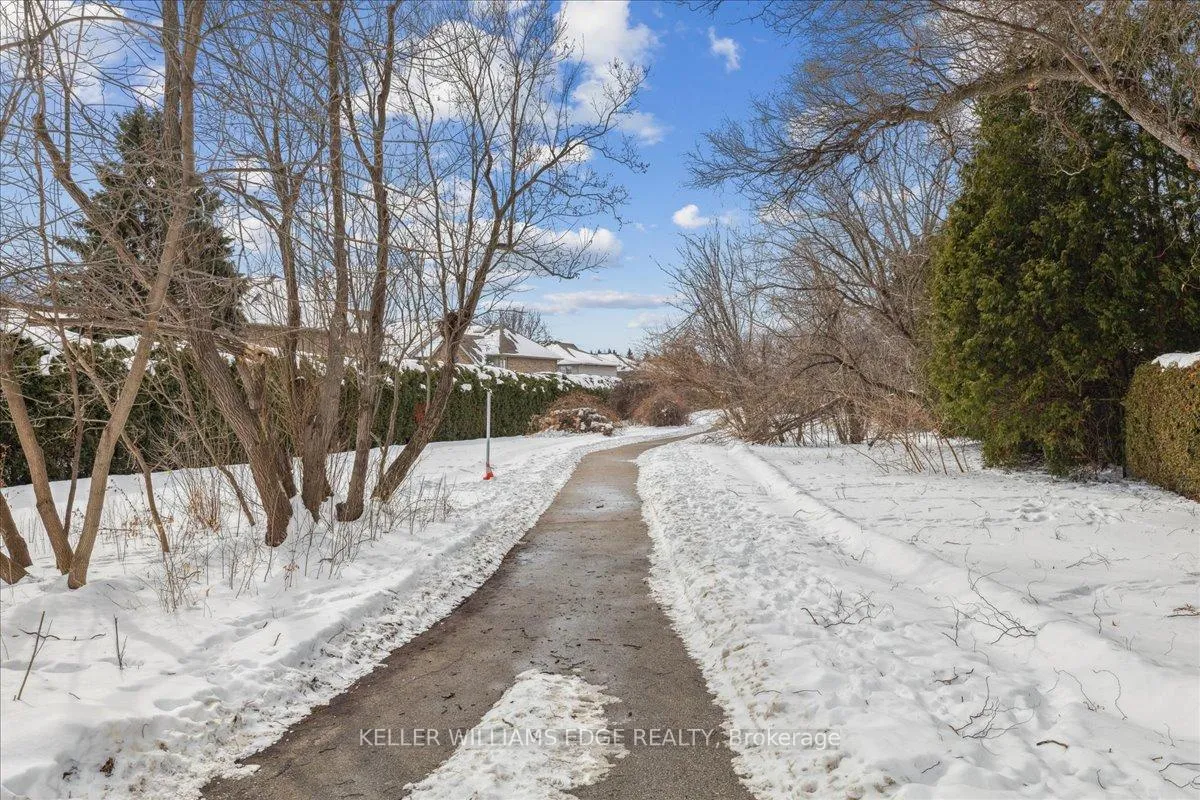 Photo 42 of Unit 6, 475 Woodview Road, Burlington, Roseland — HOMEH
