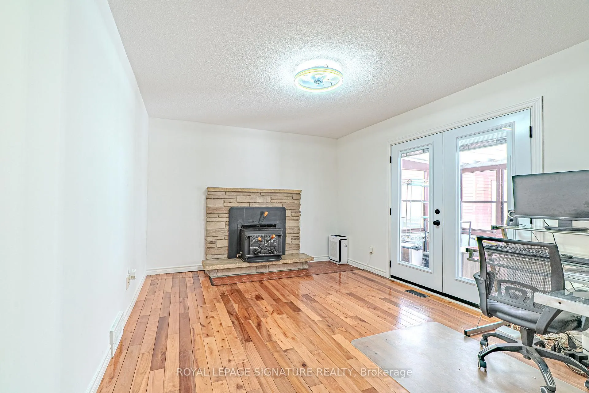 Photo 4 of 20 Michael Place, Guelph, Willow West/Sugarbush/West Acres — HOMEH