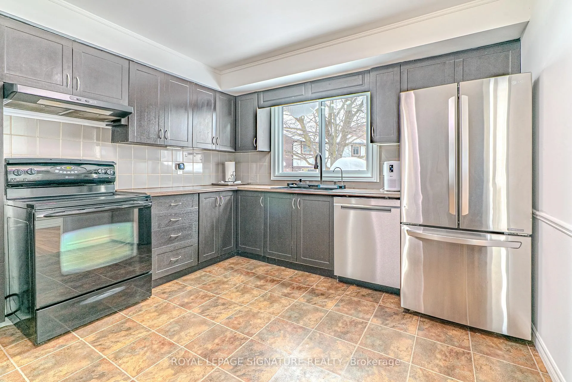 Photo 11 of 20 Michael Place, Guelph, Willow West/Sugarbush/West Acres — HOMEH
