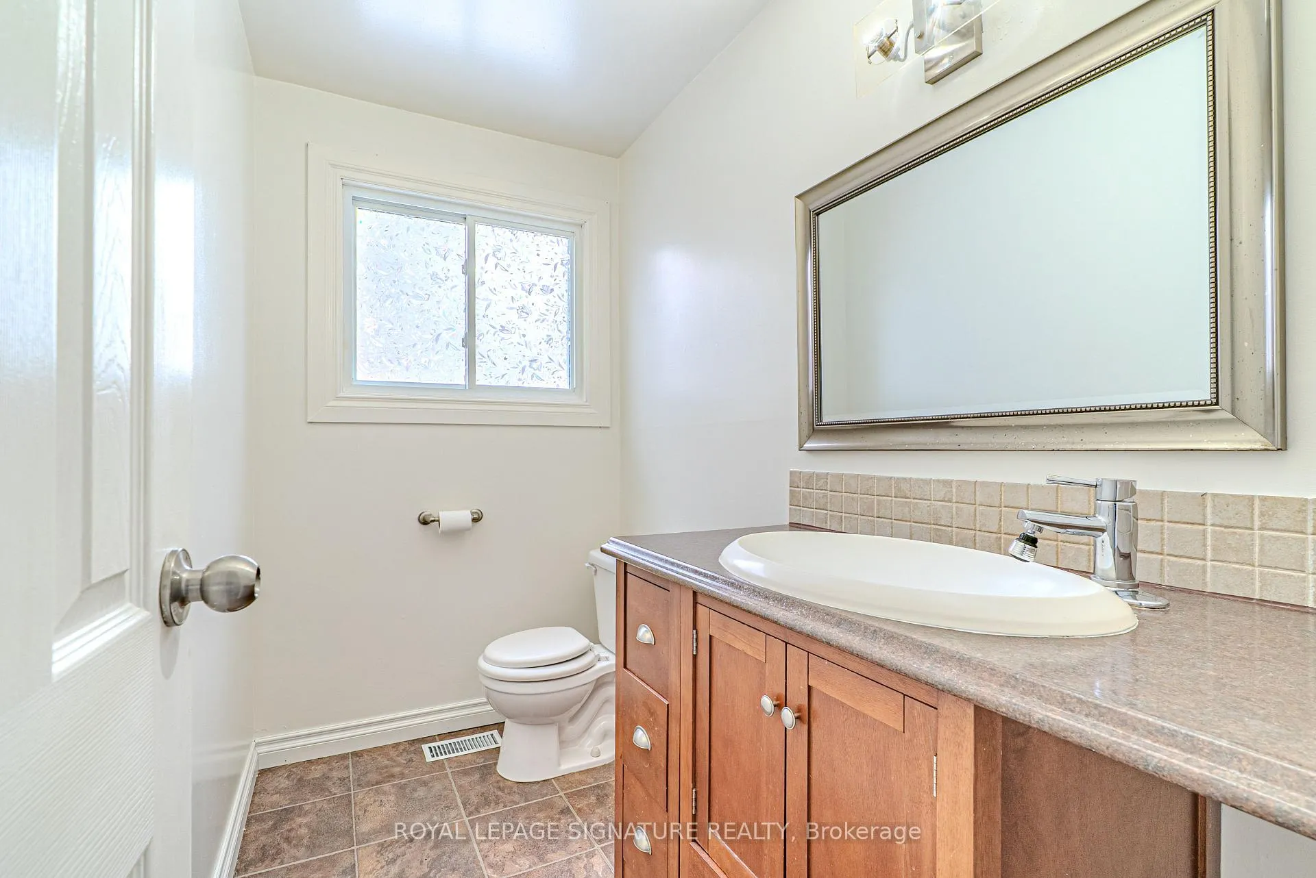 Photo 15 of 20 Michael Place, Guelph, Willow West/Sugarbush/West Acres — HOMEH