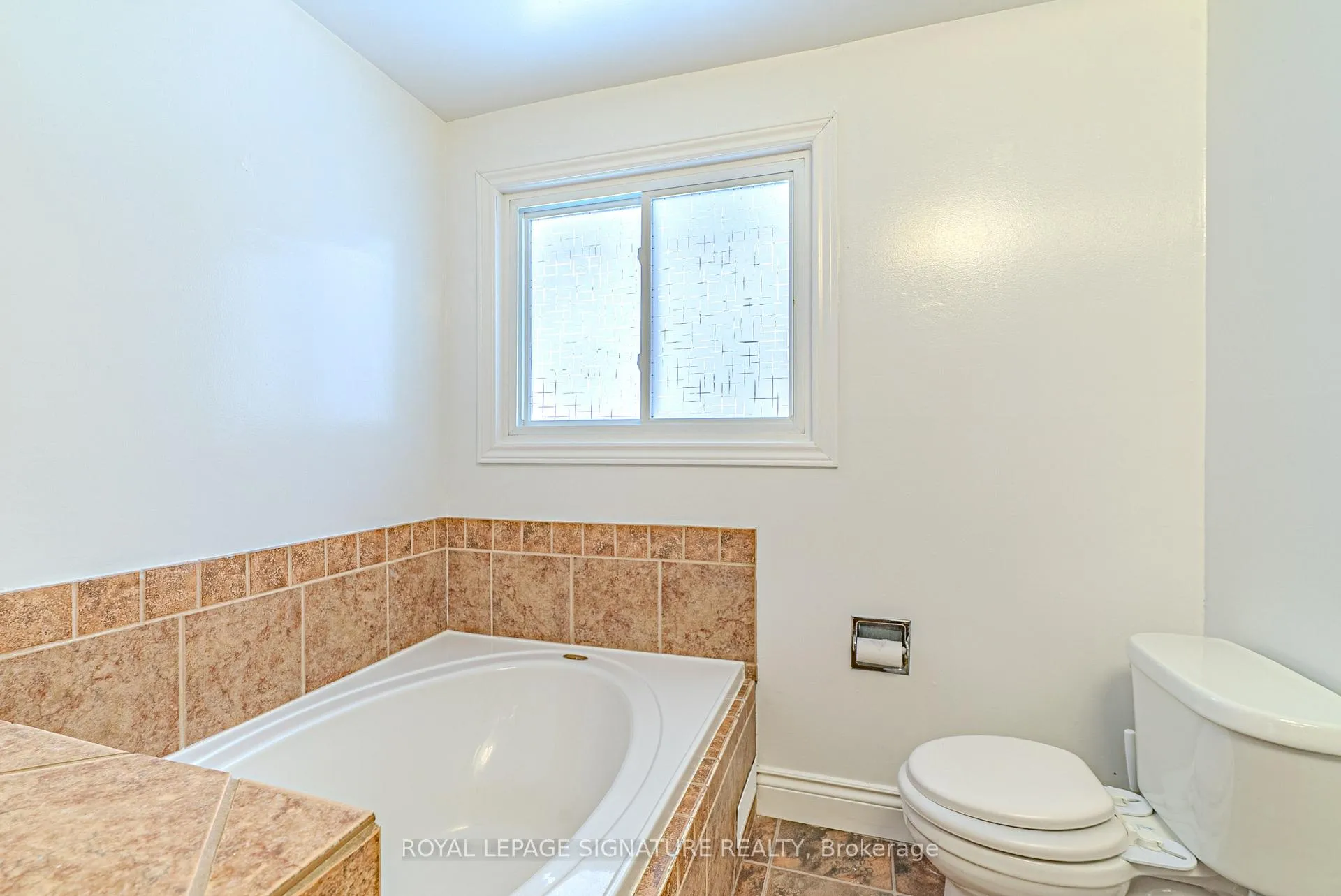 Photo 18 of 20 Michael Place, Guelph, Willow West/Sugarbush/West Acres — HOMEH