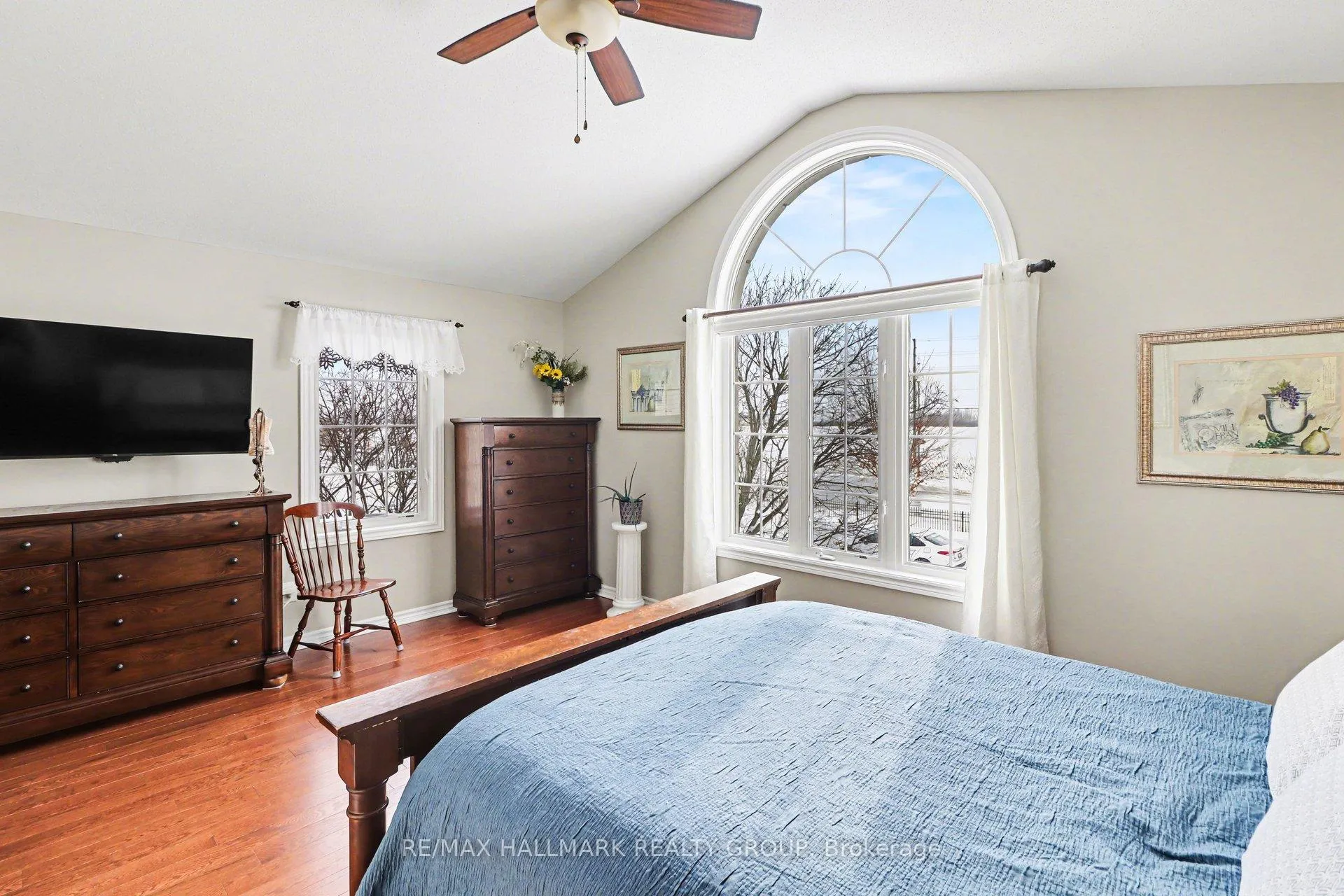 Photo 17 of 241 Trail Side Circle, Ottawa, Springridge/East Village — HOMEH