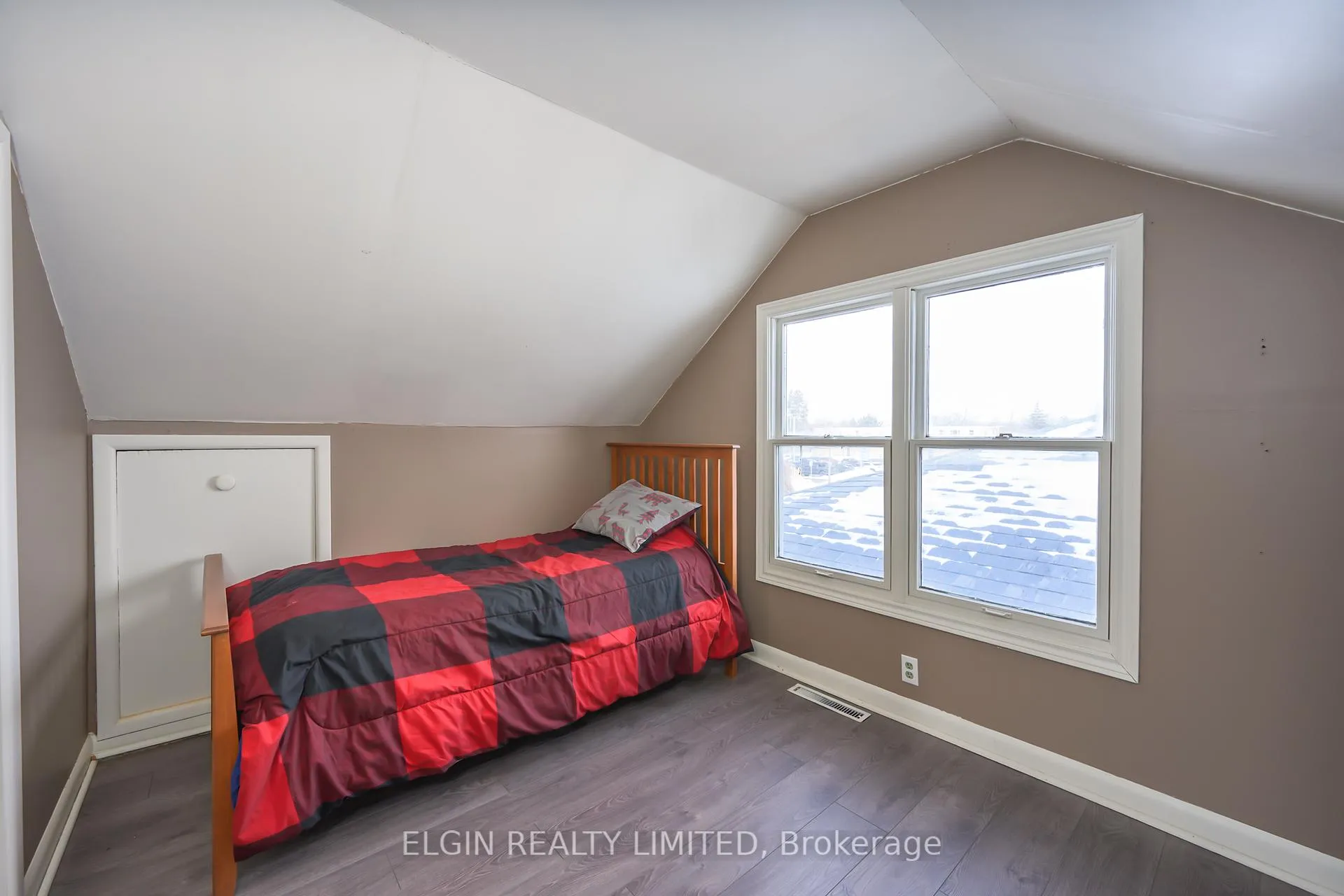 Photo 11 of 12 Wood Street S, St. Thomas — HOMEH