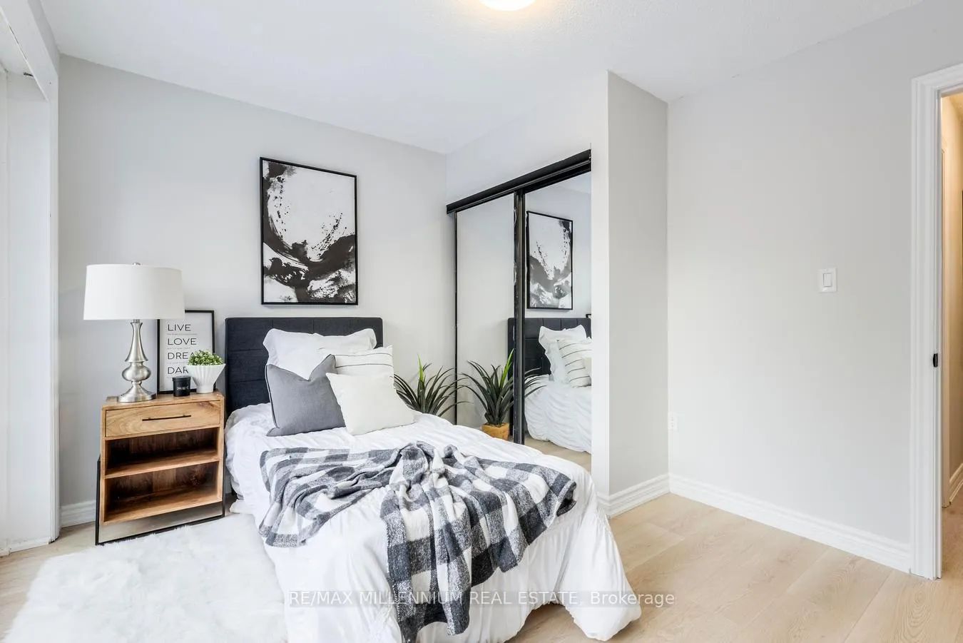 Photo 16 of 902 Centre Street, Whitby, Williamsburg — HOMEH