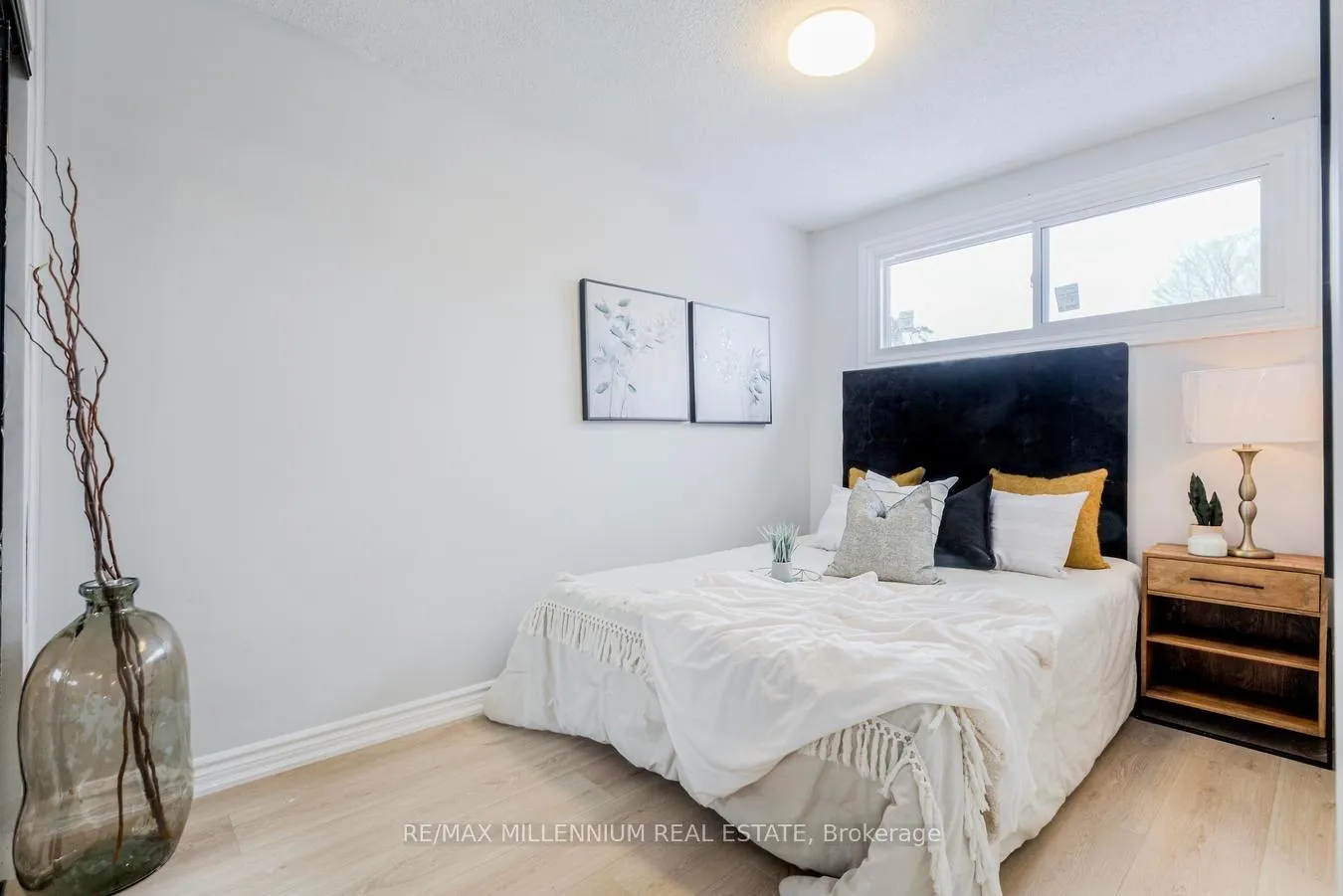 Photo 17 of 902 Centre Street, Whitby, Williamsburg — HOMEH