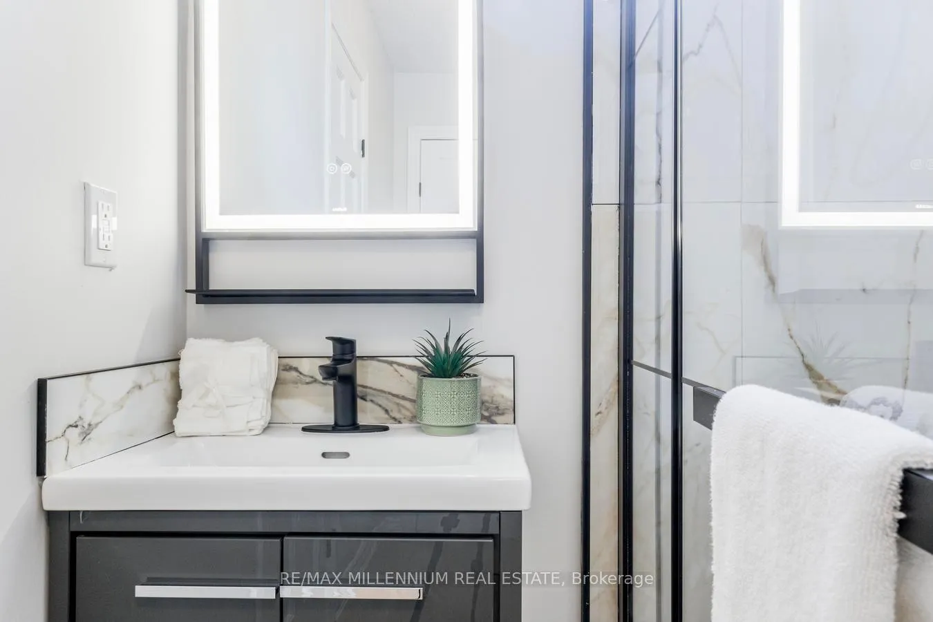 Photo 20 of 902 Centre Street, Whitby, Williamsburg — HOMEH