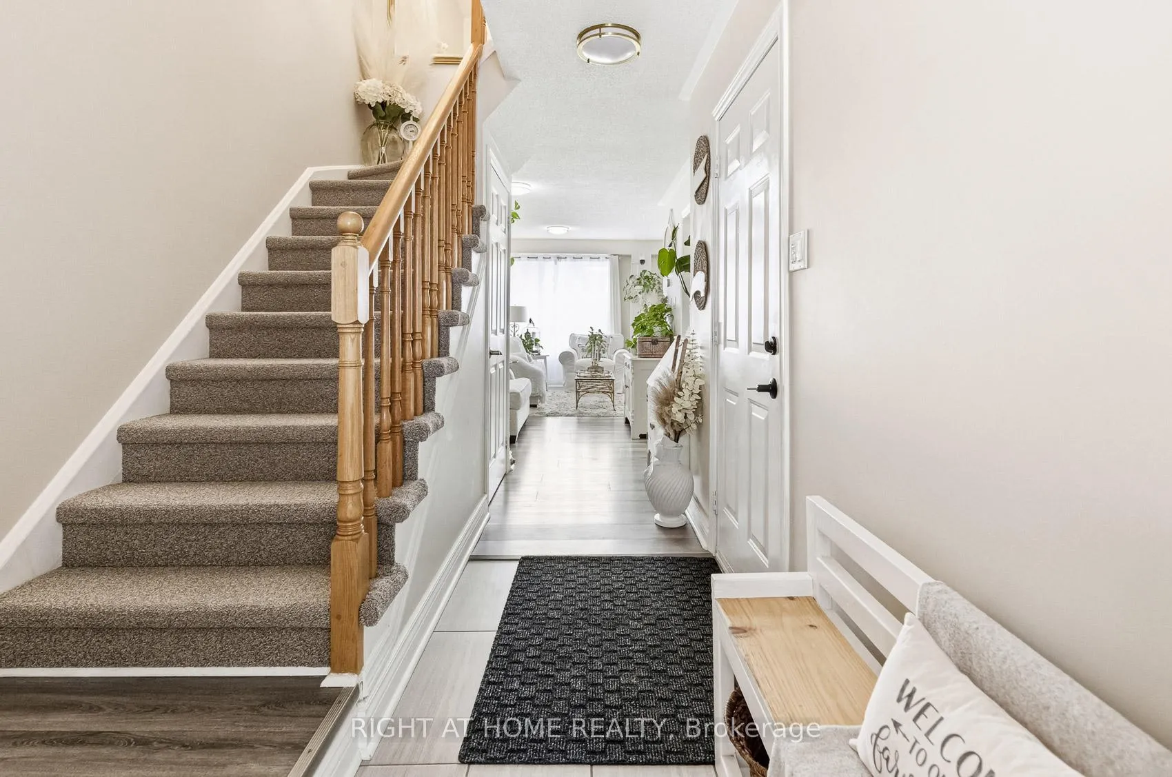 Photo 3 of Unit 37, 430 Mapleview Drive E, Barrie, Painswick South — HOMEH