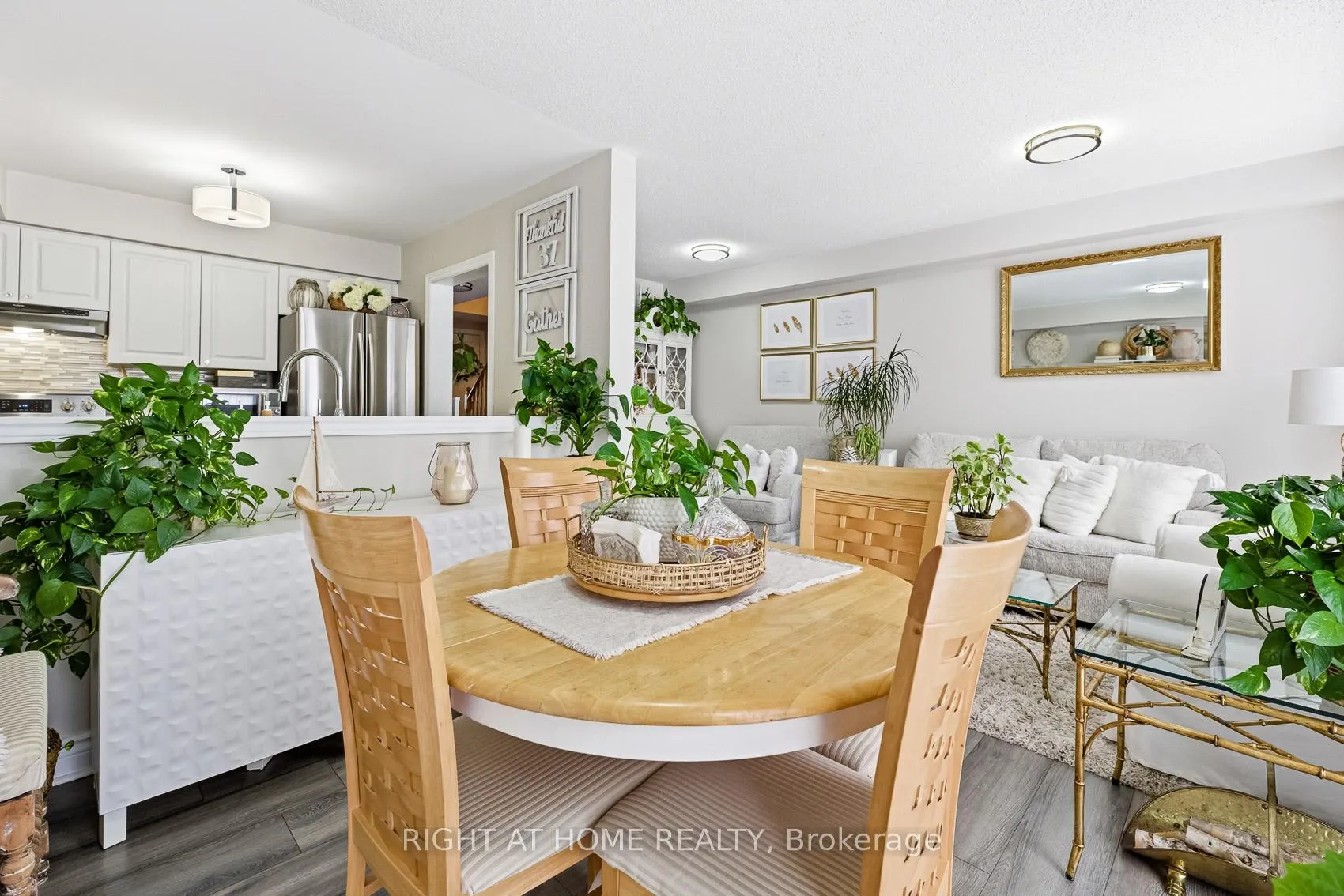 Photo 8 of Unit 37, 430 Mapleview Drive E, Barrie, Painswick South — HOMEH