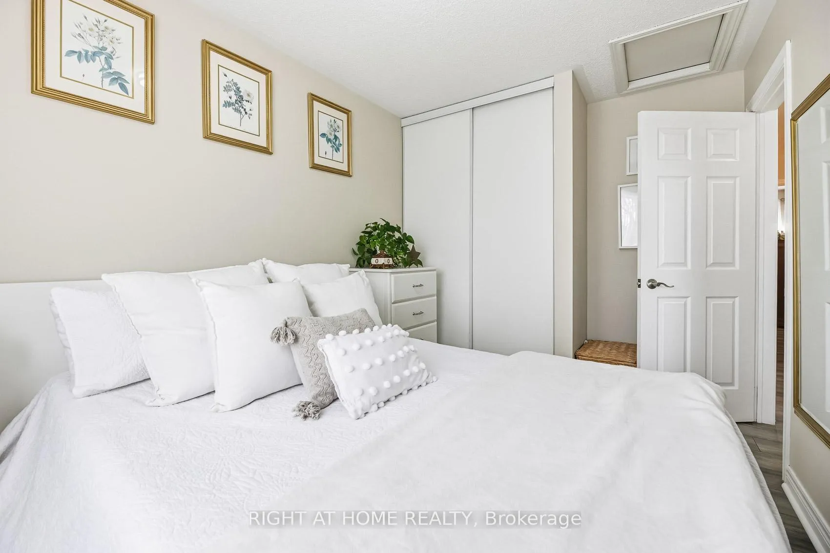 Photo 20 of Unit 37, 430 Mapleview Drive E, Barrie, Painswick South — HOMEH
