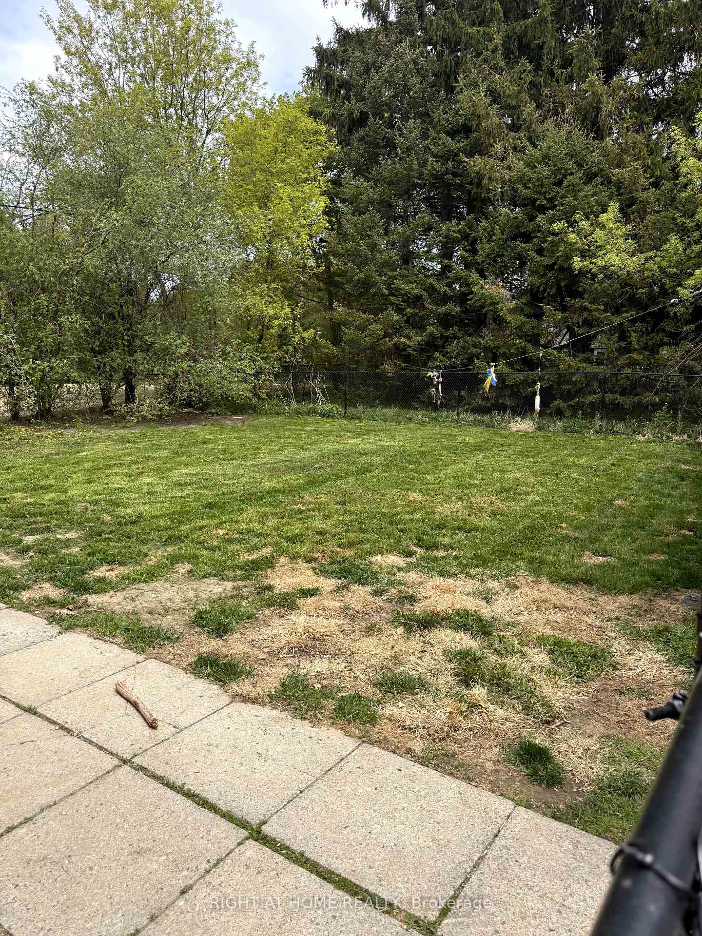 Photo 10 of 129 Hambly Avenue, King, King City — HOMEH