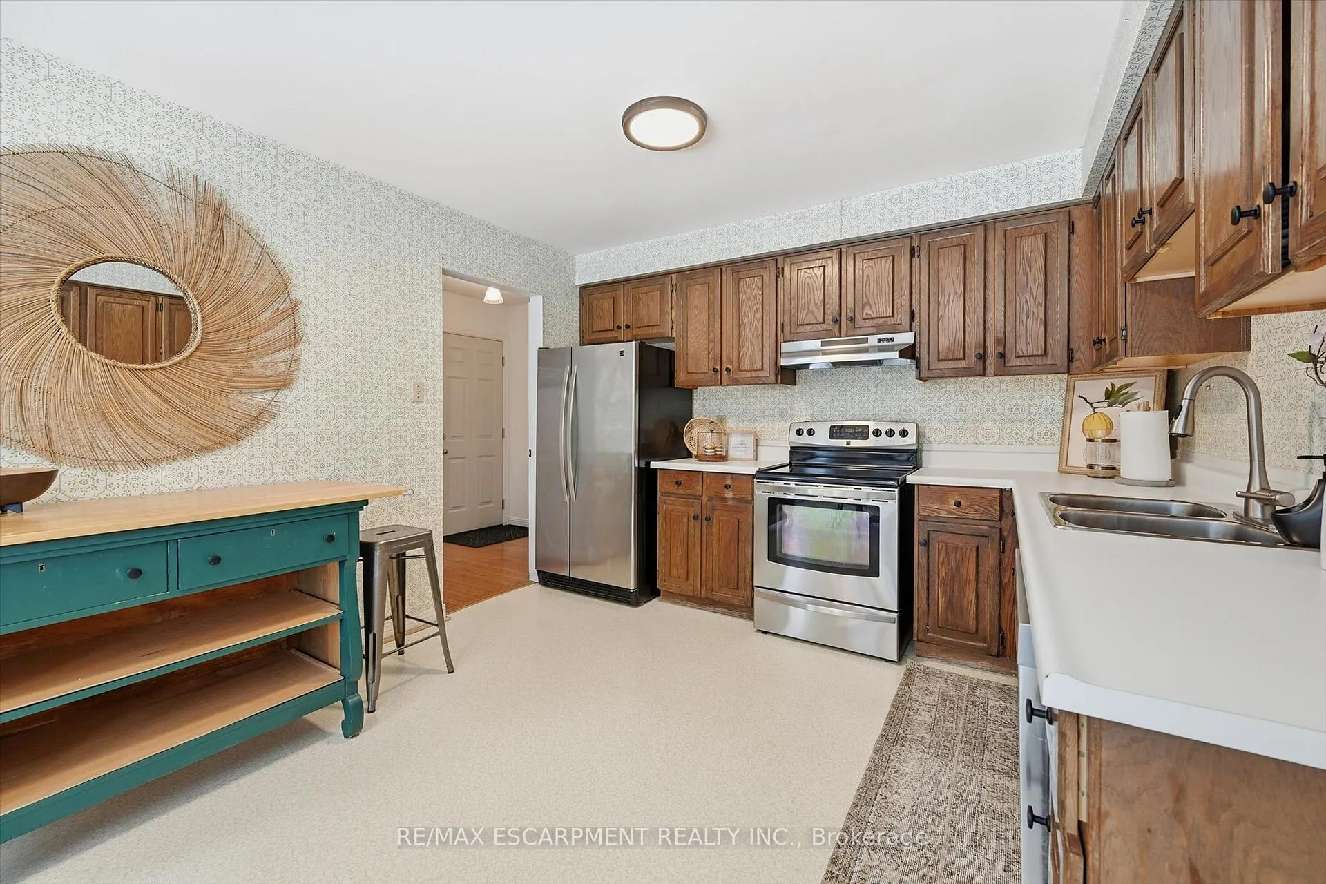 Photo 10 of 287 Cornwallis Road, Hamilton, Ancaster — HOMEH