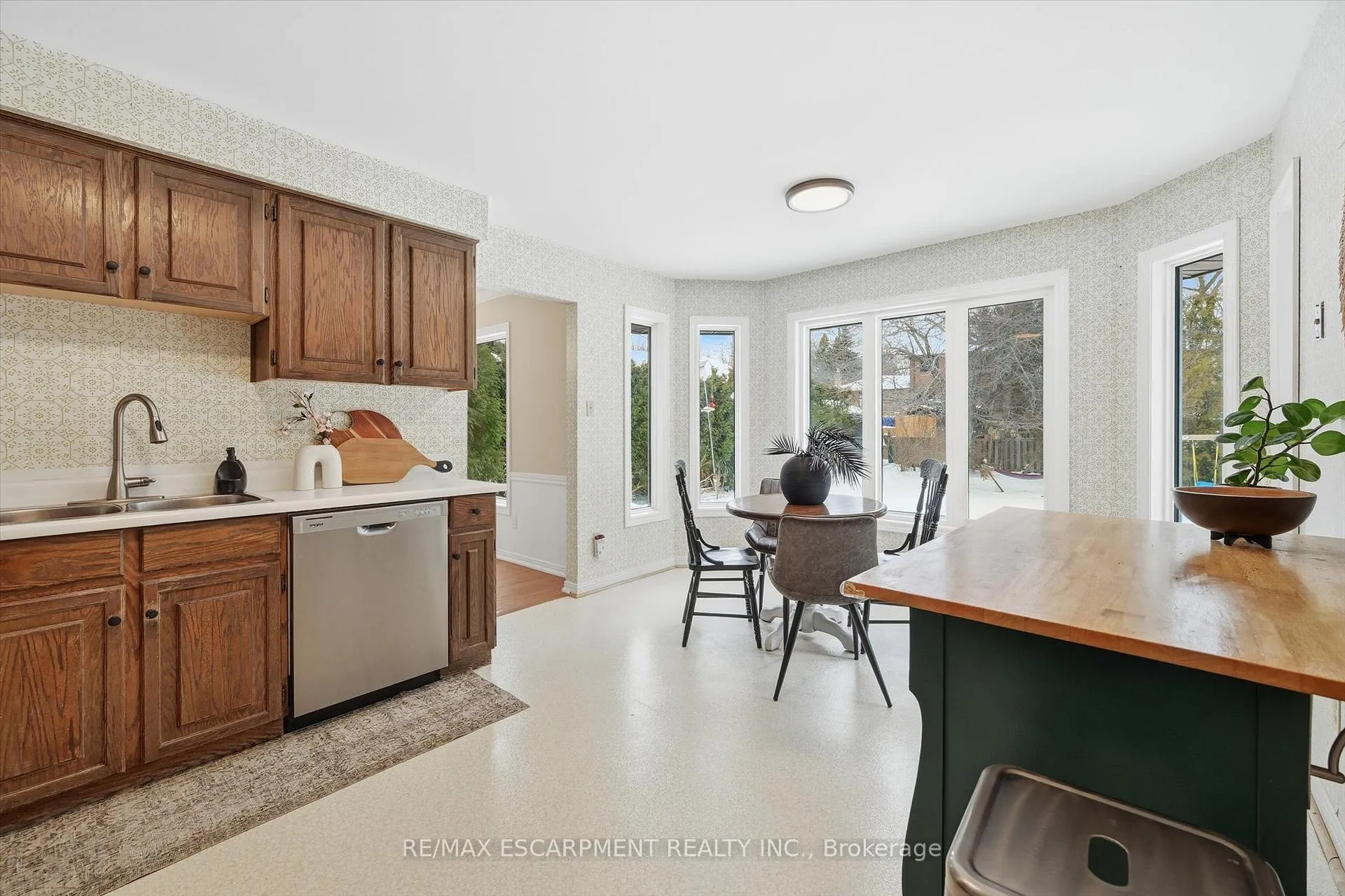 Photo 11 of 287 Cornwallis Road, Hamilton, Ancaster — HOMEH