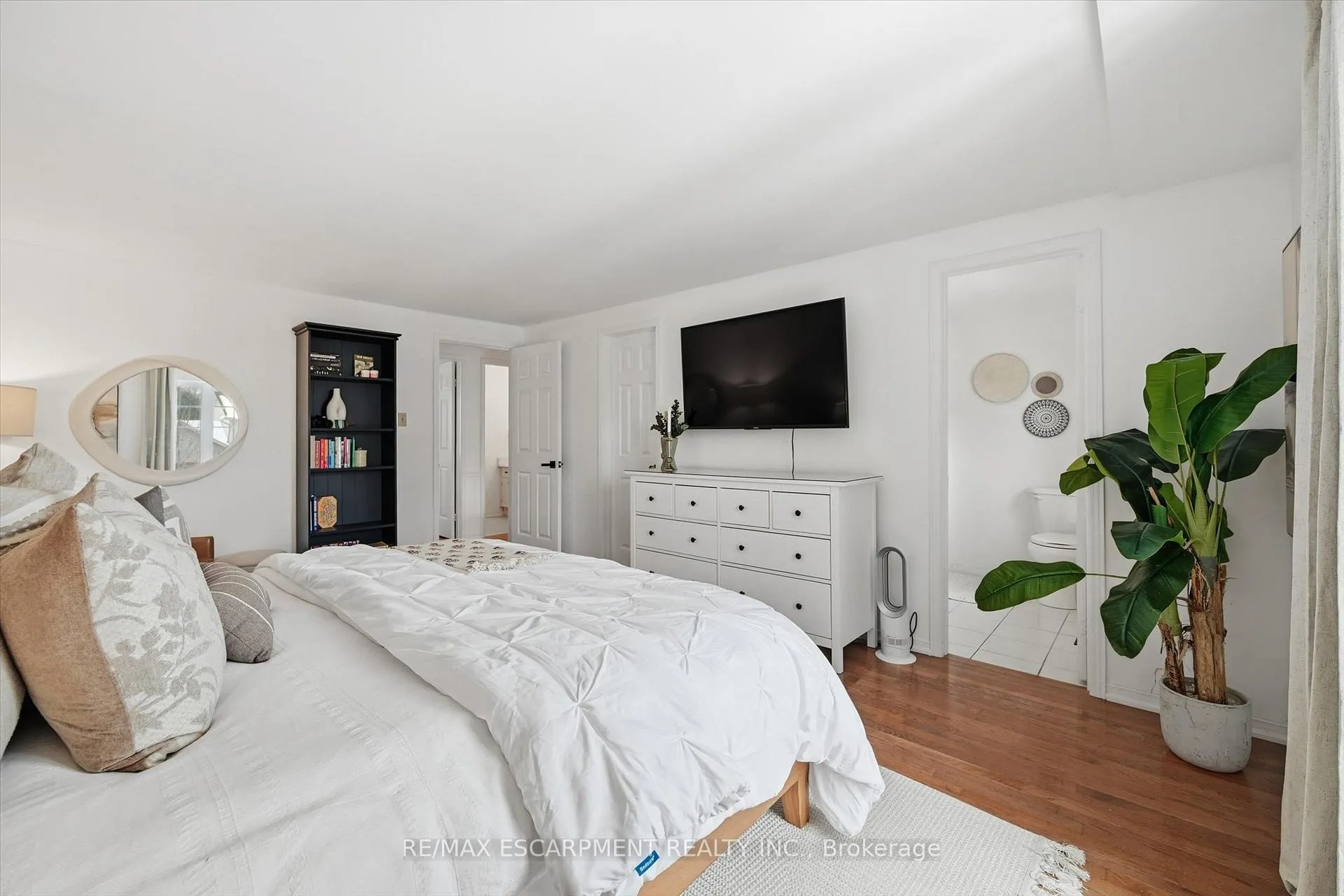 Photo 24 of 287 Cornwallis Road, Hamilton, Ancaster — HOMEH