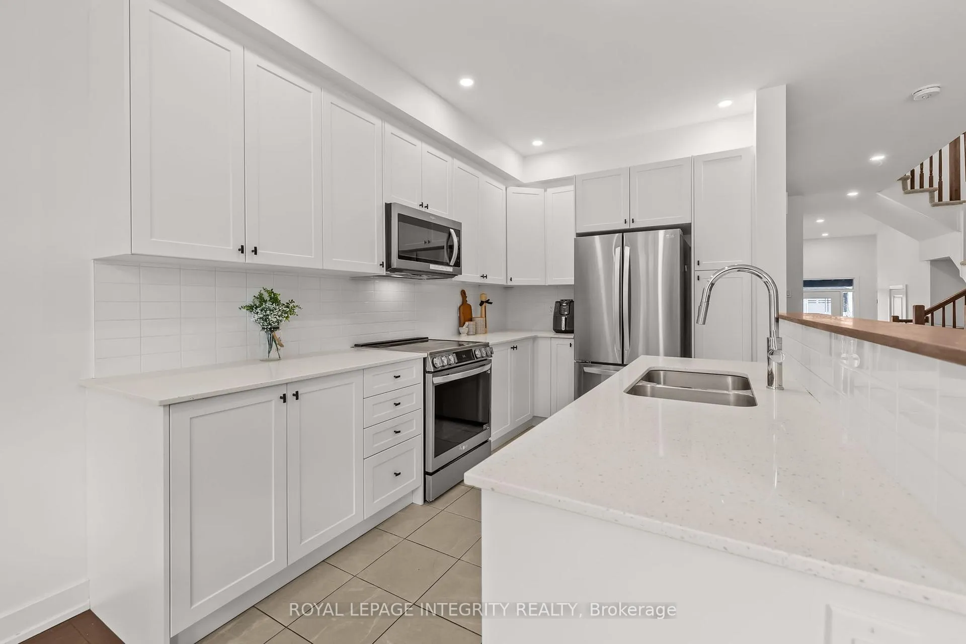 Photo 12 of 264 Monticello Avenue, Ottawa, Kanata - Emerald Meadows/Trailwest — HOMEH