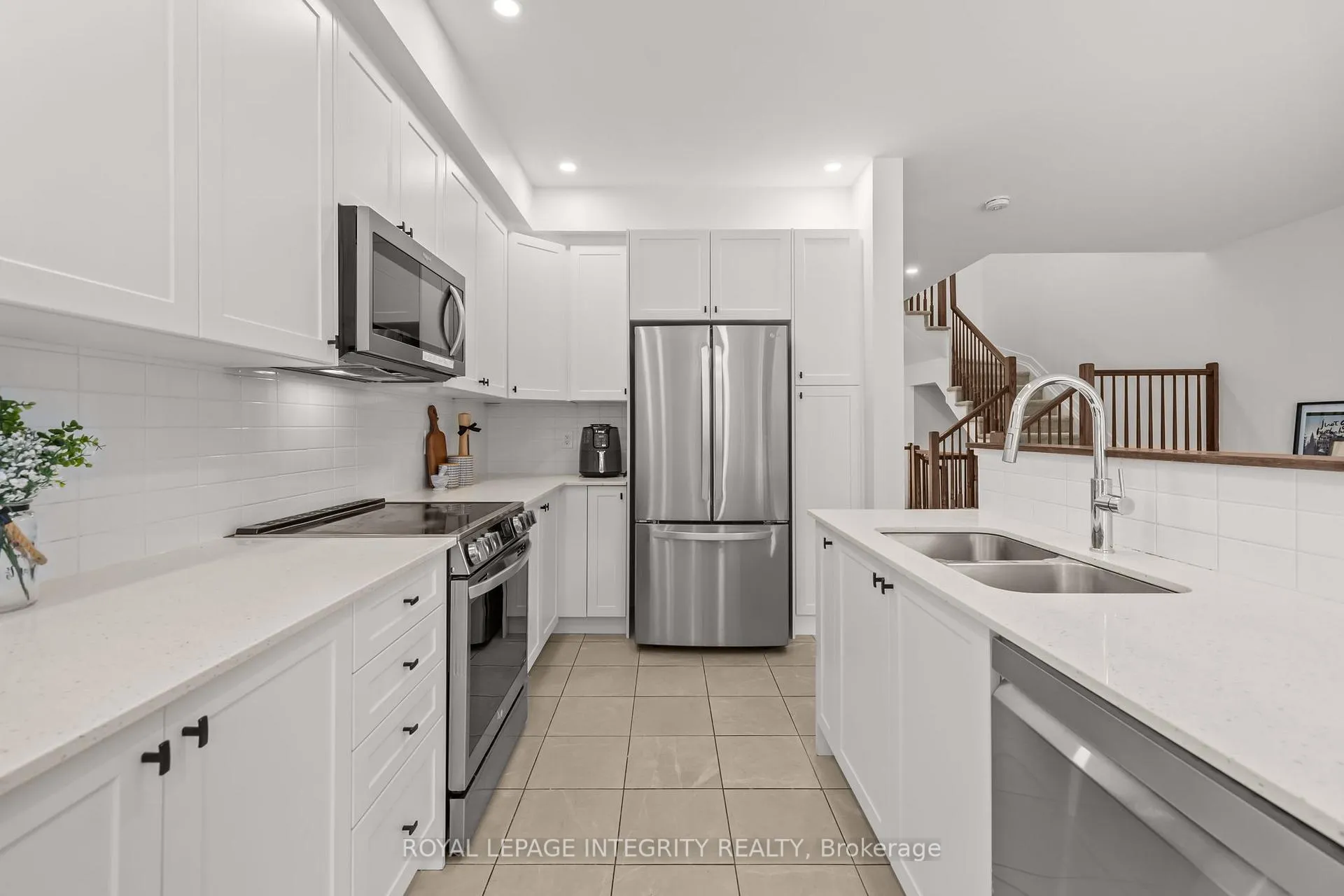 Photo 13 of 264 Monticello Avenue, Ottawa, Kanata - Emerald Meadows/Trailwest — HOMEH